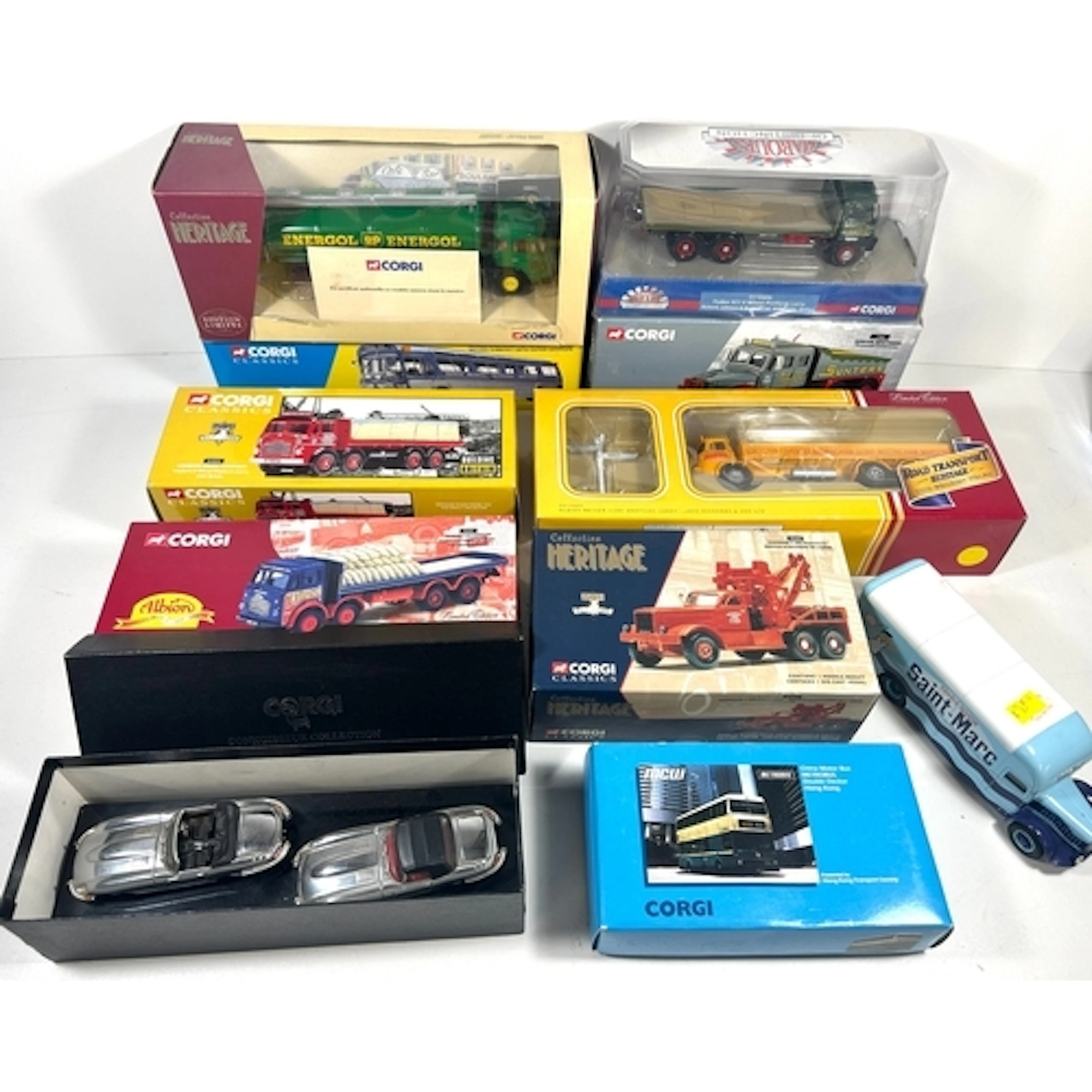 18 Corgi Vehicles. Heavy Haulage Scammell Constructor & ...