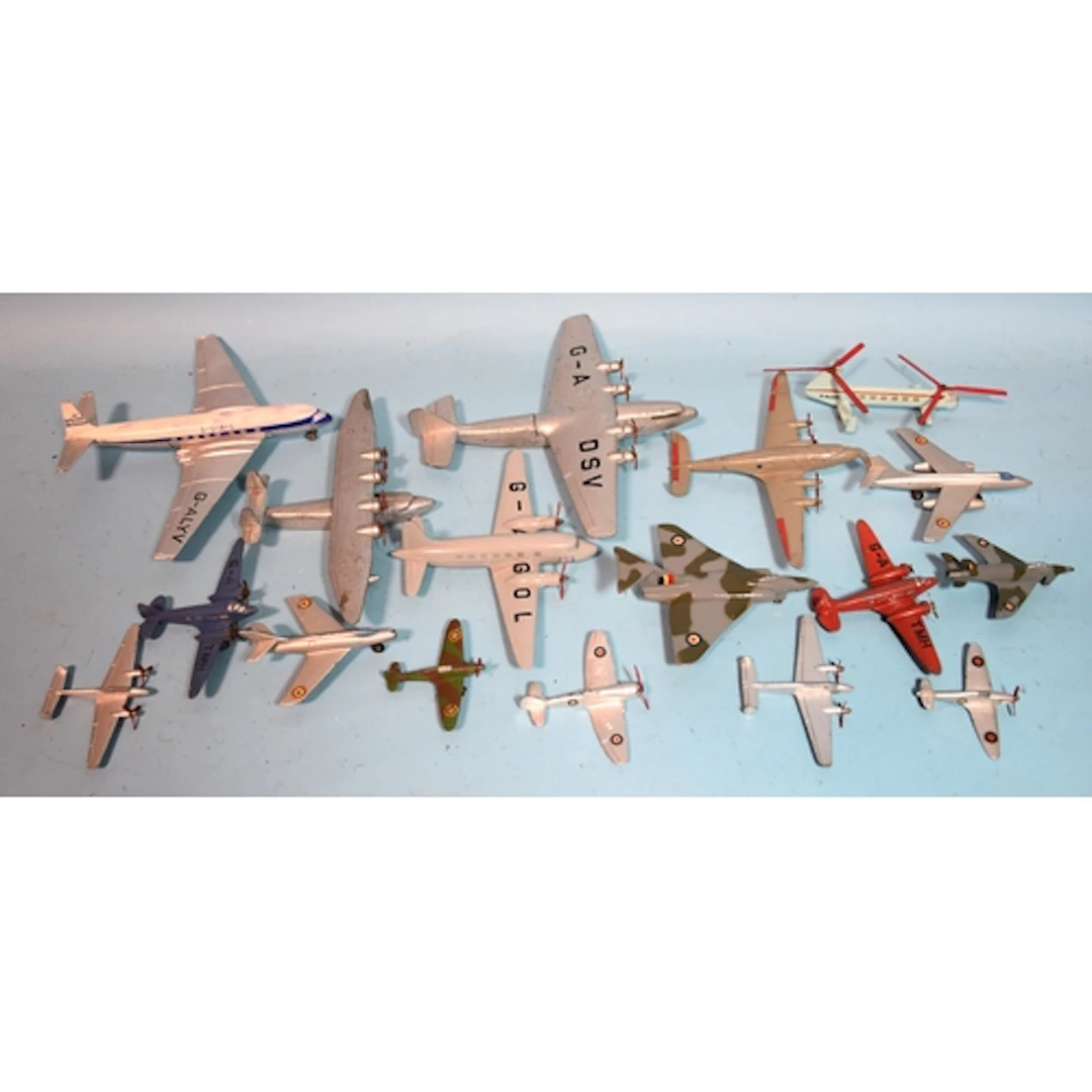 Dinky Aircraft, a group of seventeen unboxed aircraft, to in...