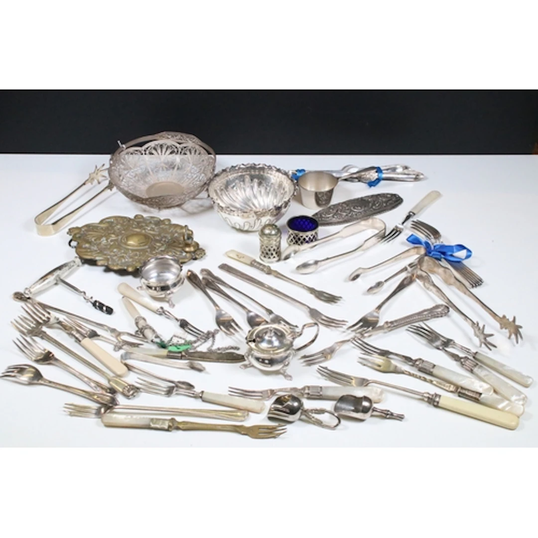 Collection of silver and silver plate, to comprise silver ba...