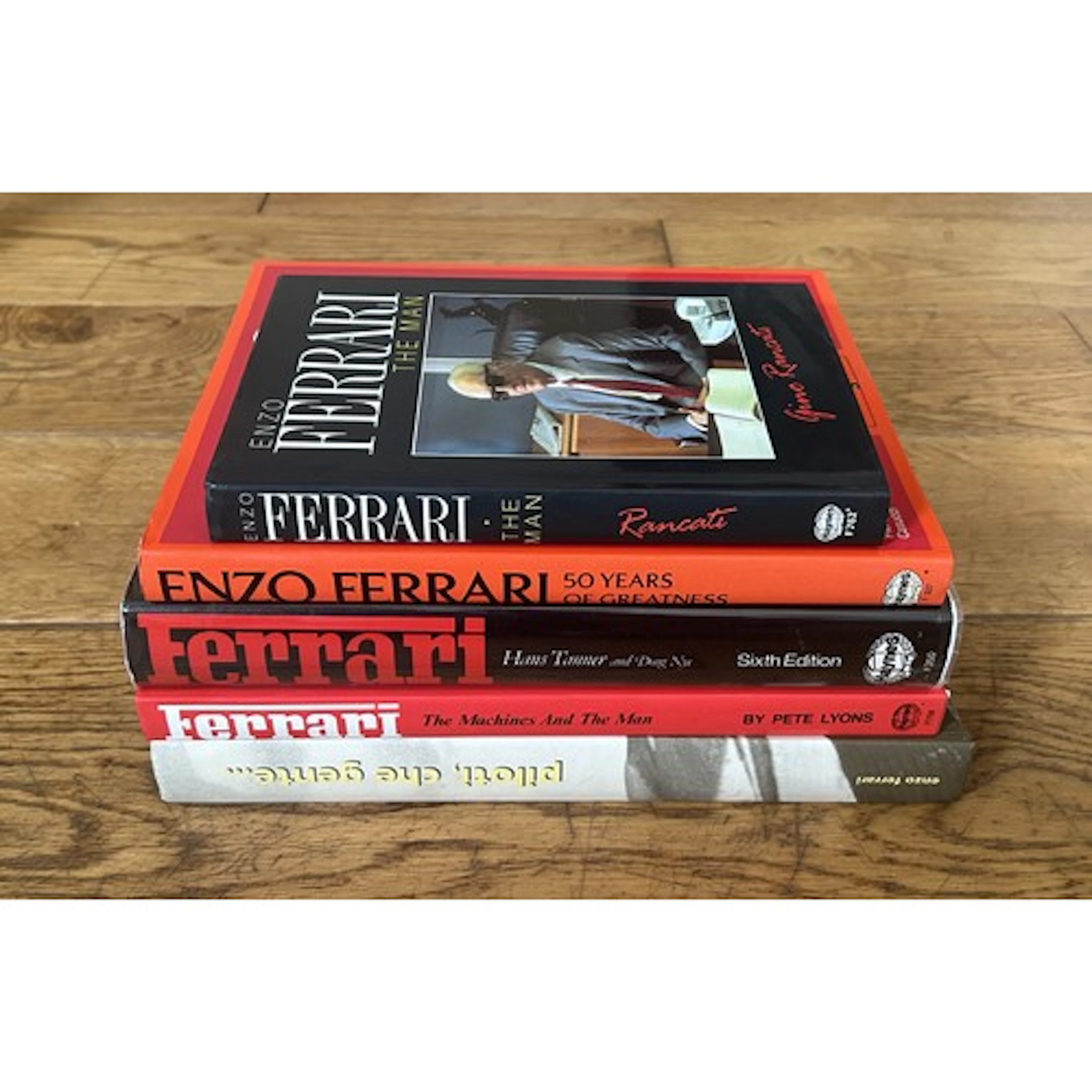 A COLLECTION OF FIVE FERRARI REFERENCE BOOKS Pilote Che Gen...