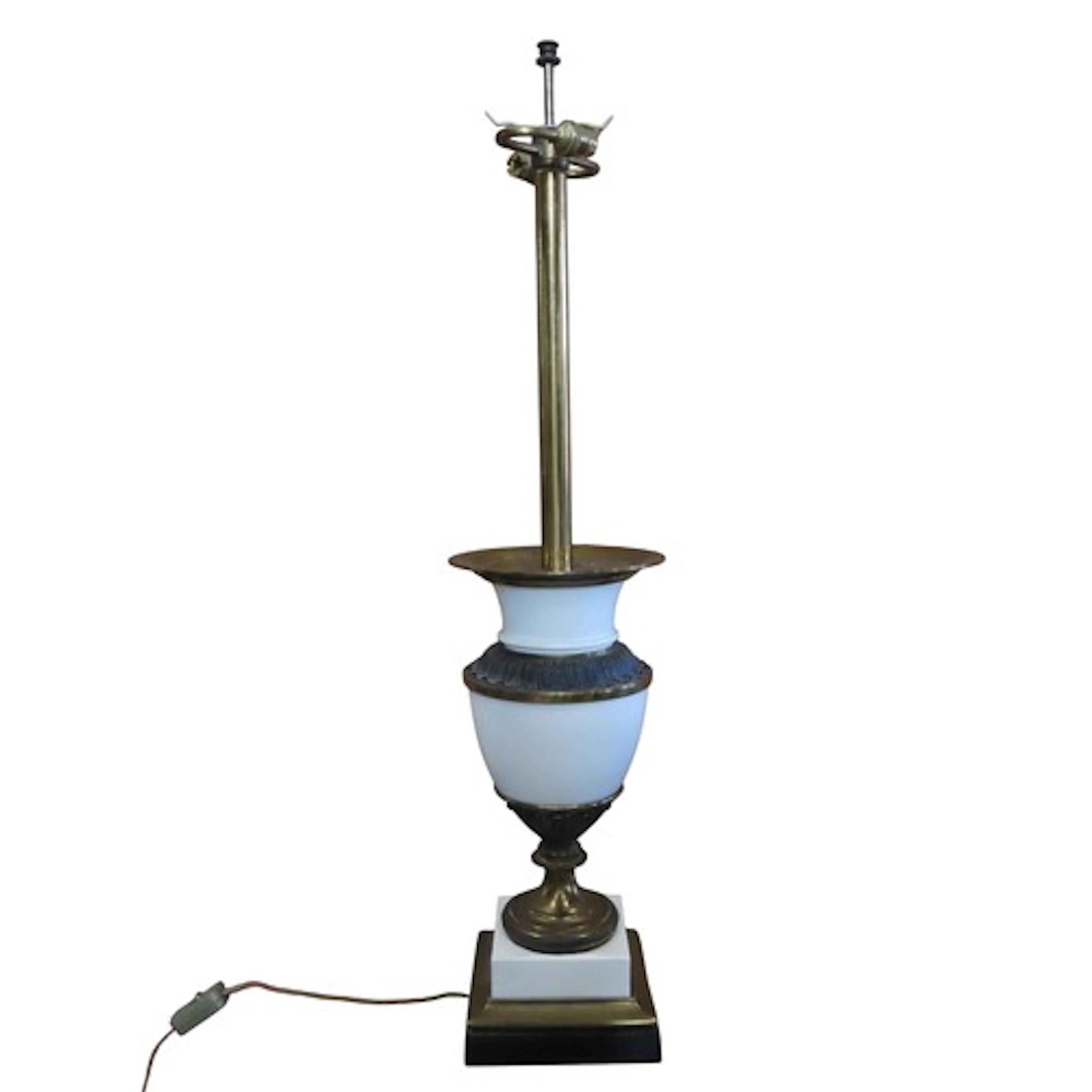 A good quality table lamp in the form of a classical vase wi...