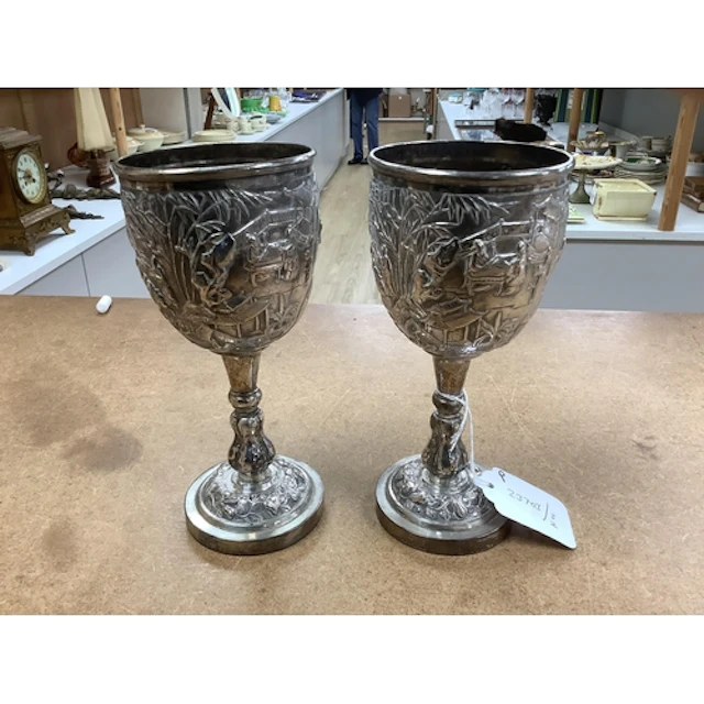 A pair of late 19th/early 20th century Chinese export white ...