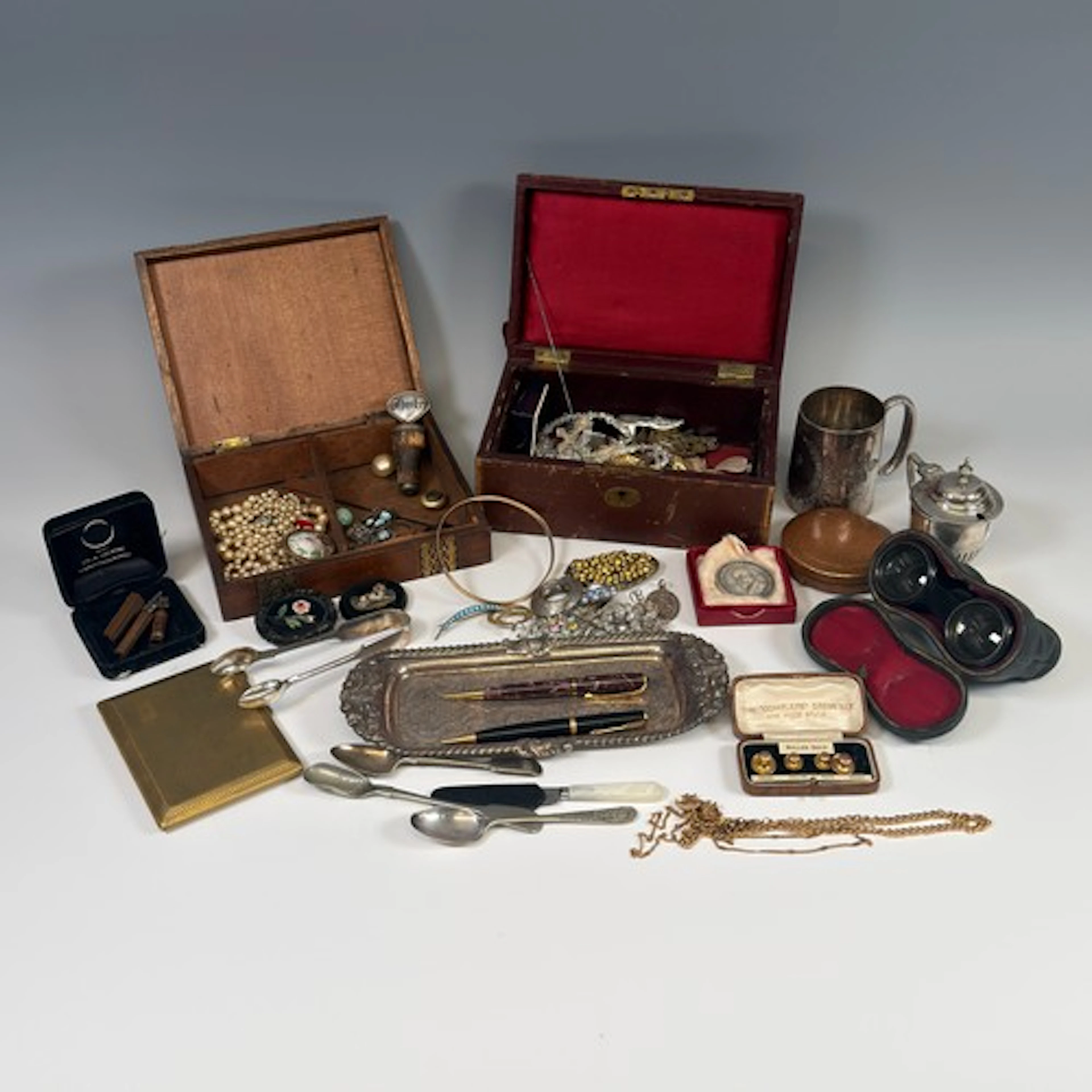 A quantity of costume Jewellery, including a micro mosaic sp...
