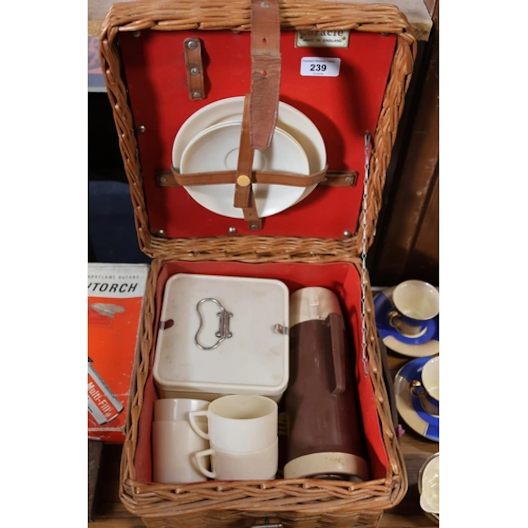 Coracle fitted picnic basket.
