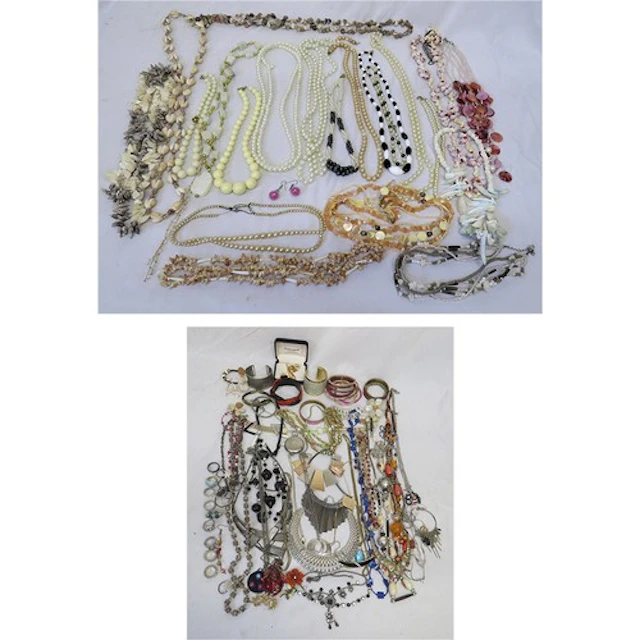 Necklaces incl. shell, faux pearl, stone chips with scarab b...