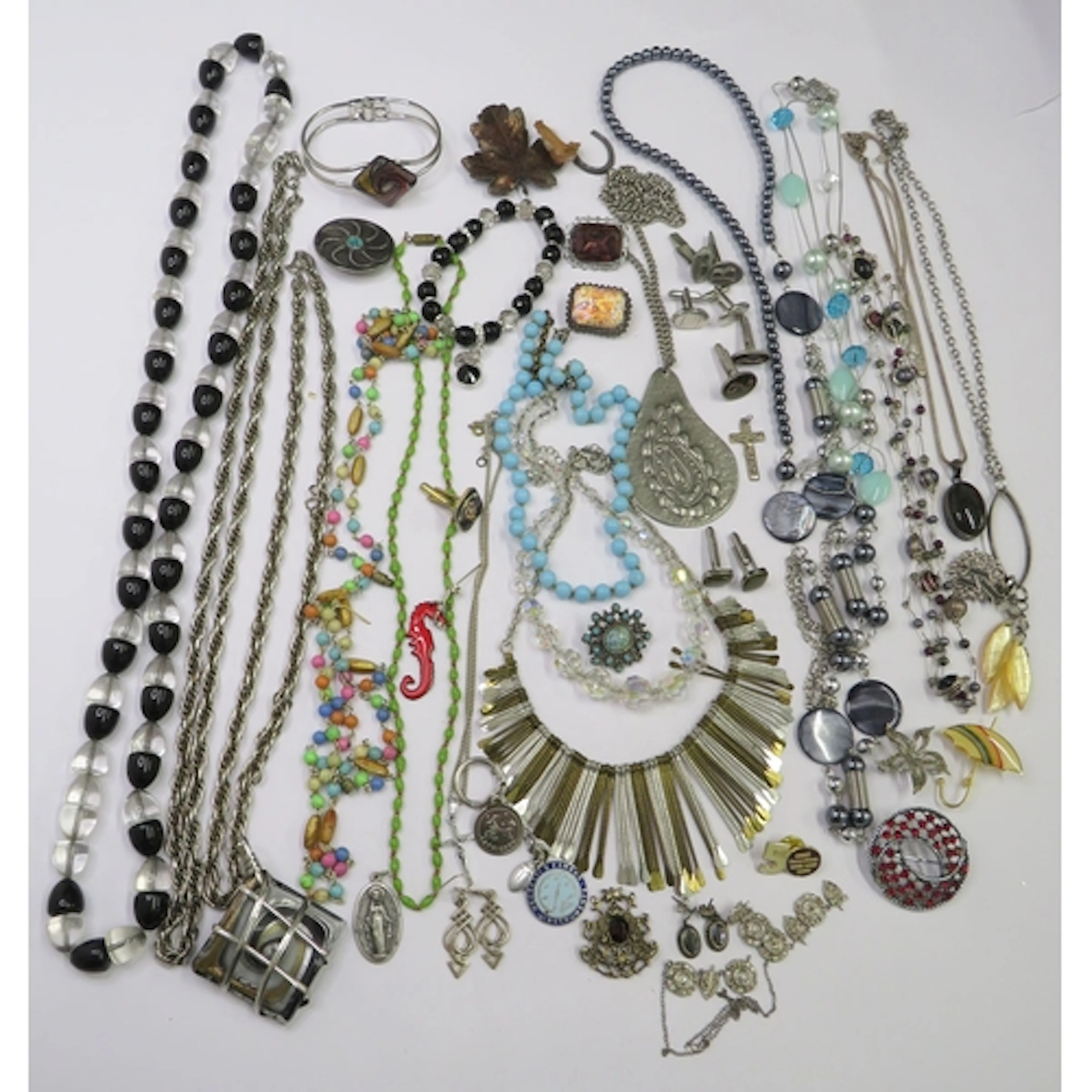 Costume Jewellery incl. necklaces, pendants, earrings, cuffl...