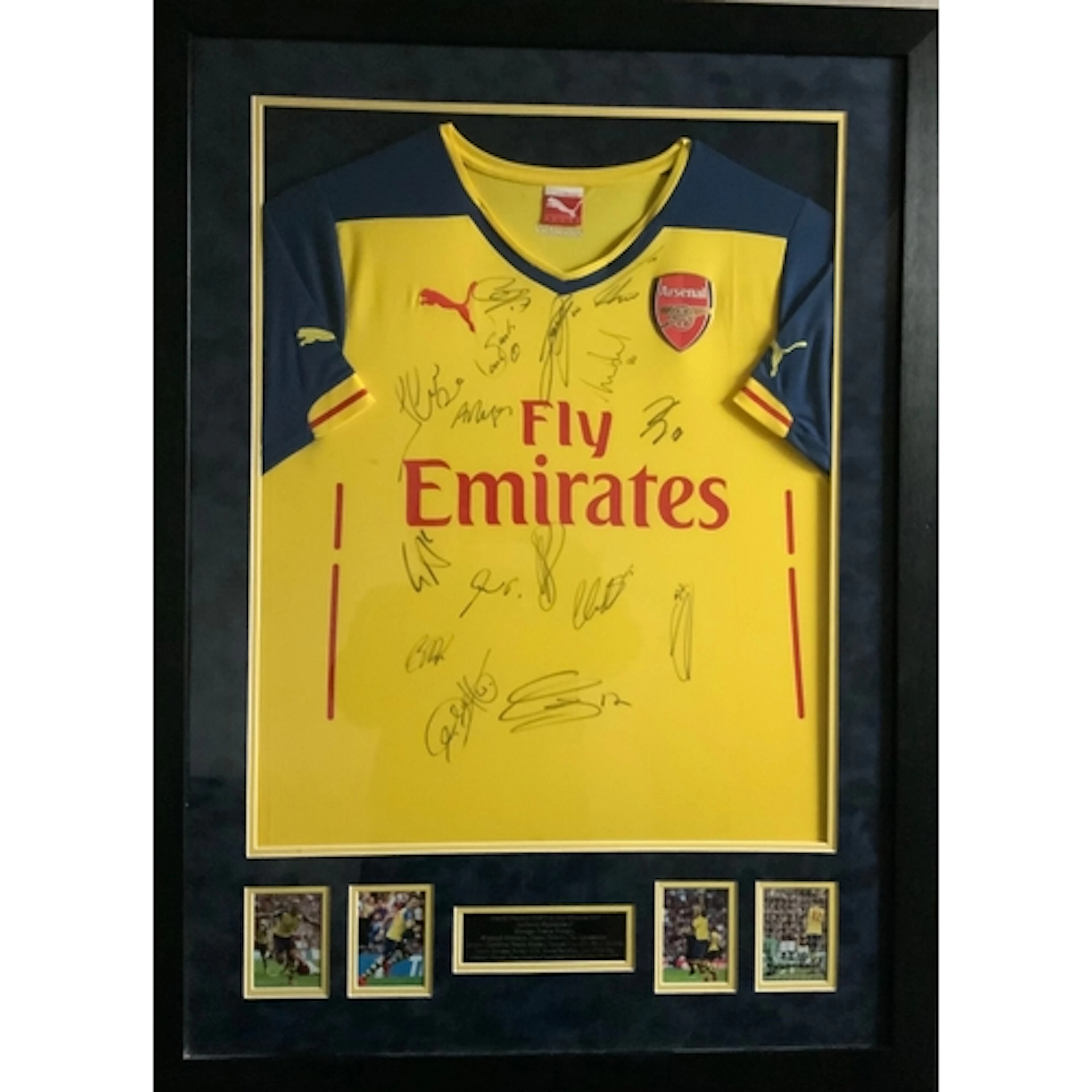 Arsenal 2015 FA Cup Winners Signed Framed Football Shirt: St...