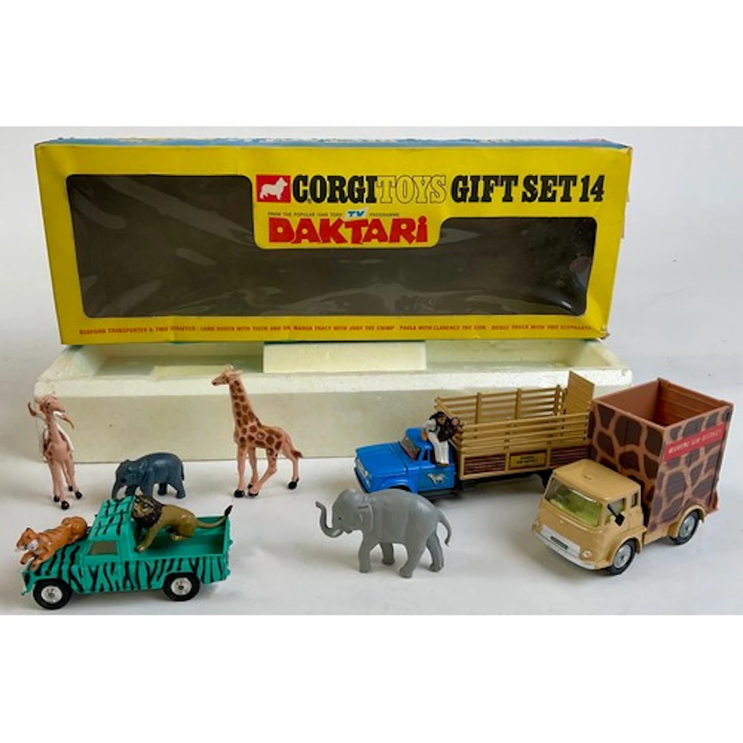 Corgi Toys - Daktari Gift Set 14, comprising Land-Rover in...