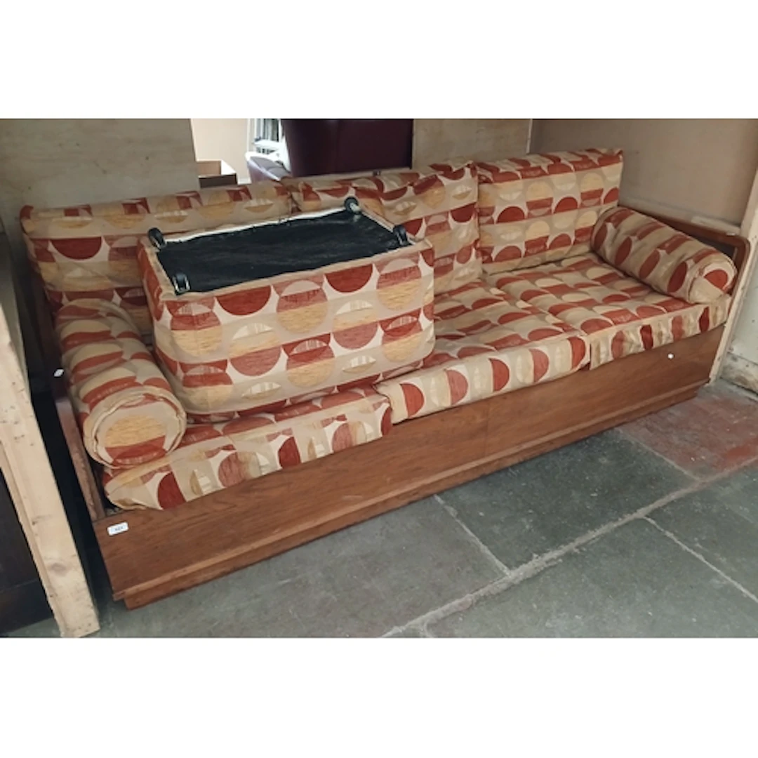 An Art Deco style settee.