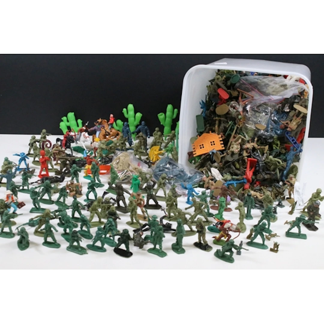 Collection of plastic figures to include Britains and Airfix...