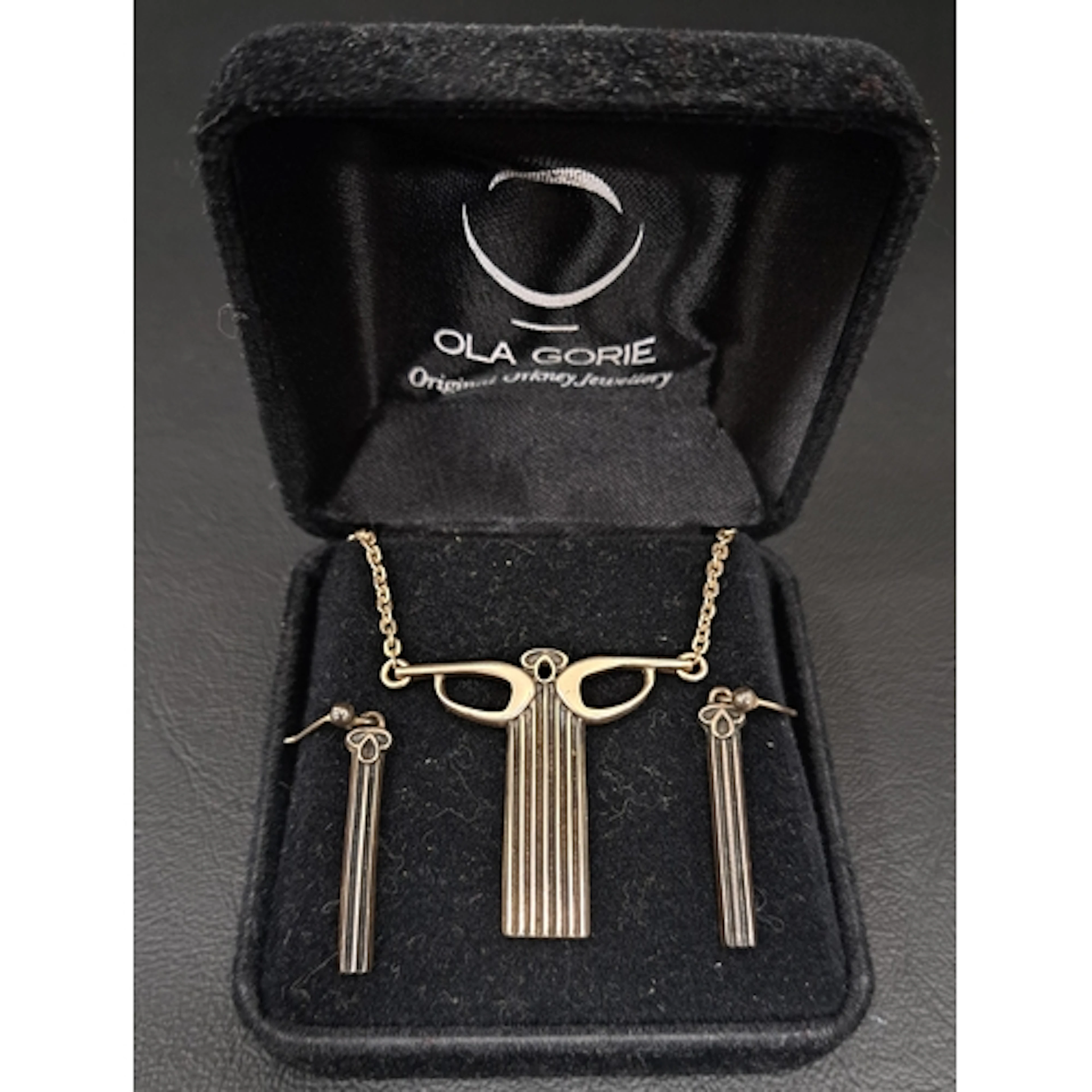 OLA GORIE ART DECO STYLE SILVER PENDANT AND MATCHING EARRING...