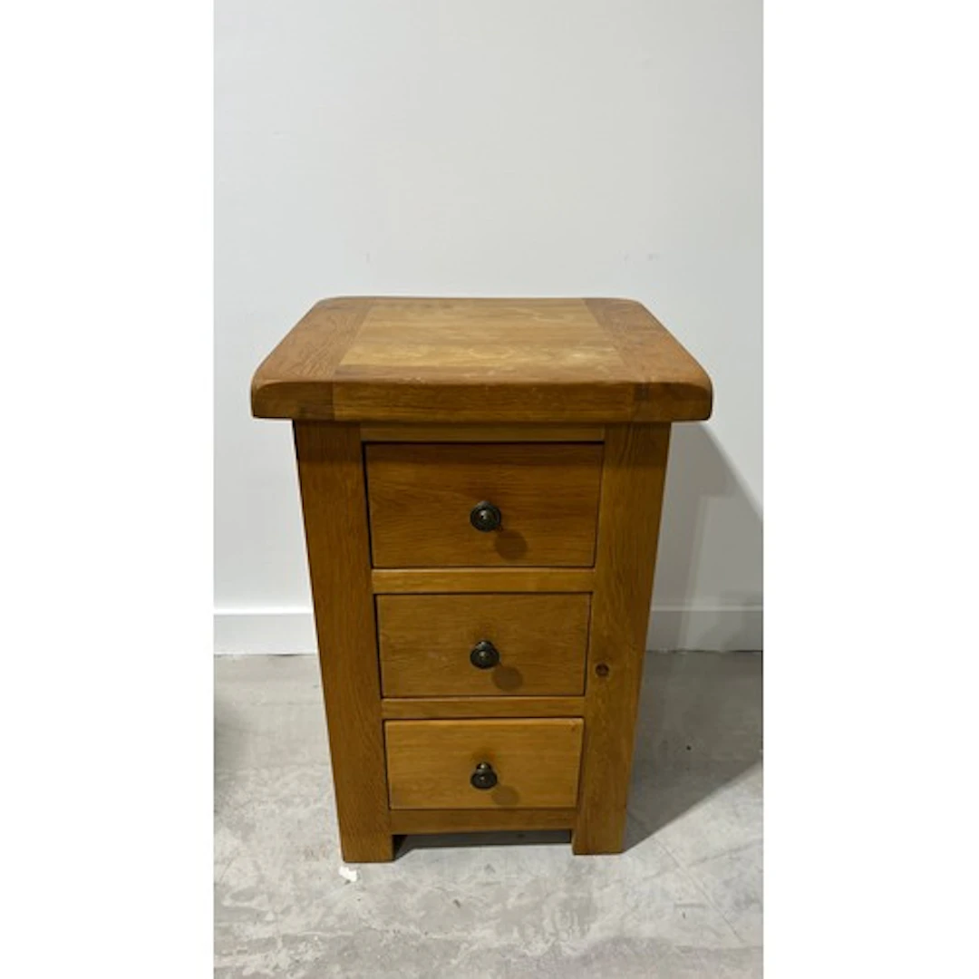 Contemporary oak side chest, square top over three drawers, ...