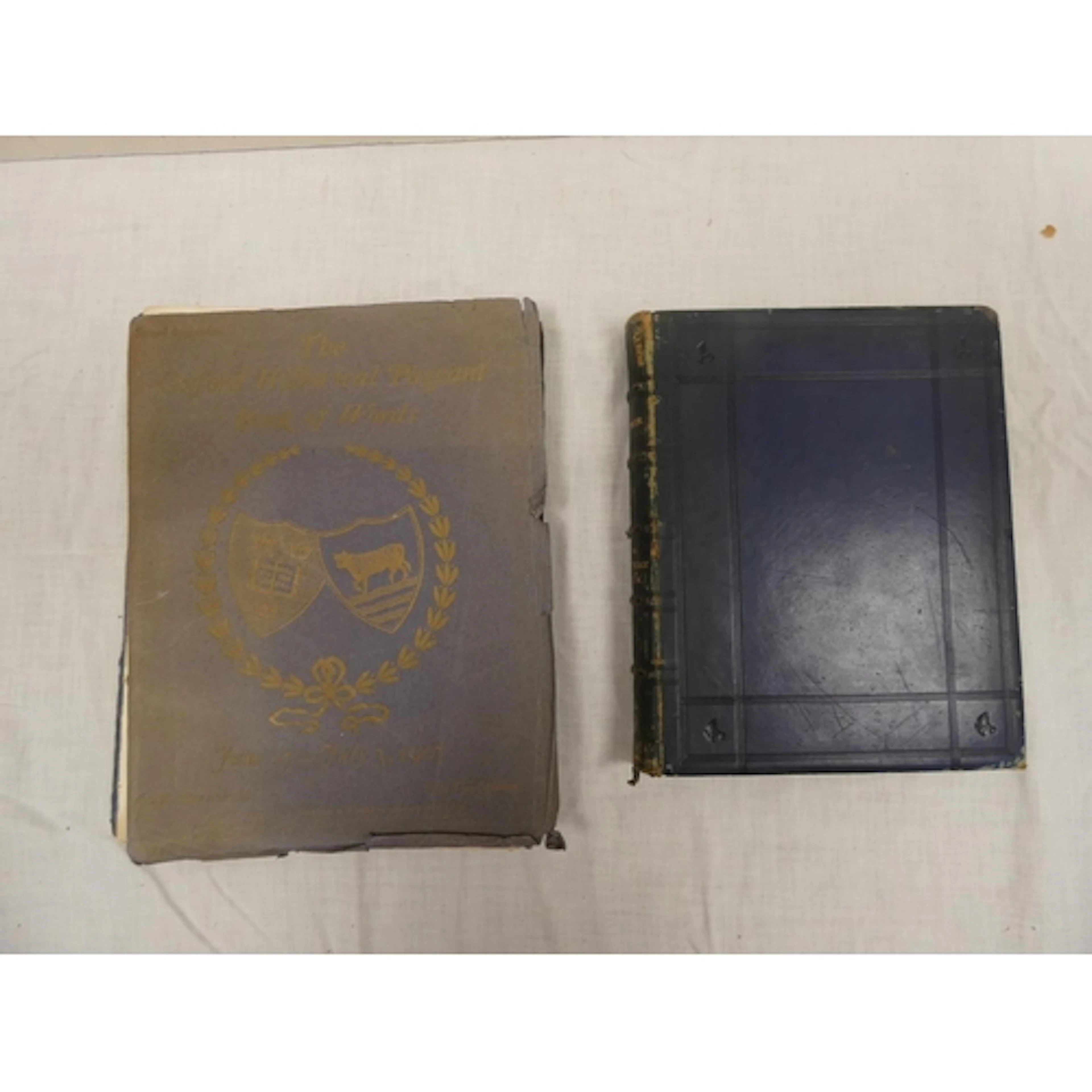 RUSKIN JOHN. The Ruskin Birthday Book. Eng. port....