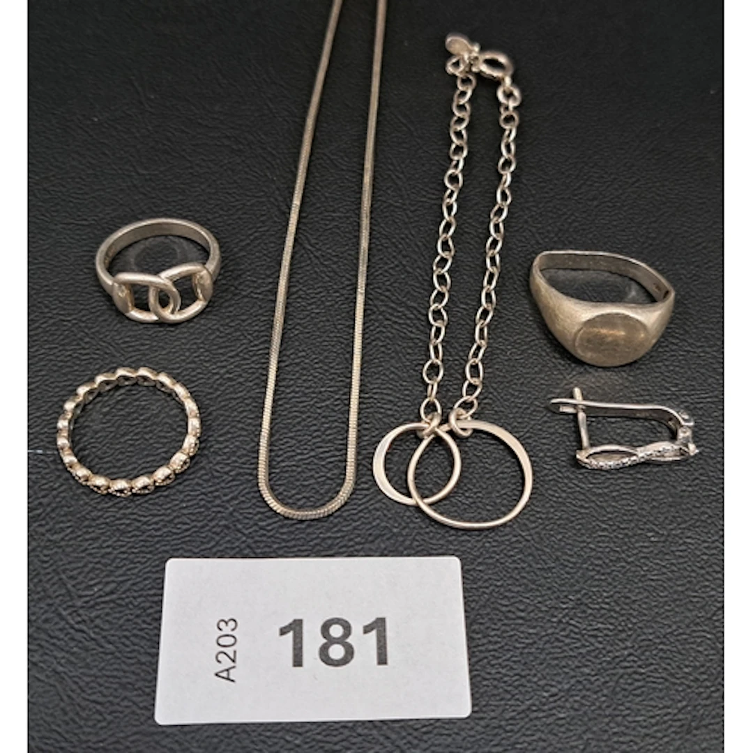 SIX PIECES OF SILVER JEWELLERY comprising a Pandora heart et...