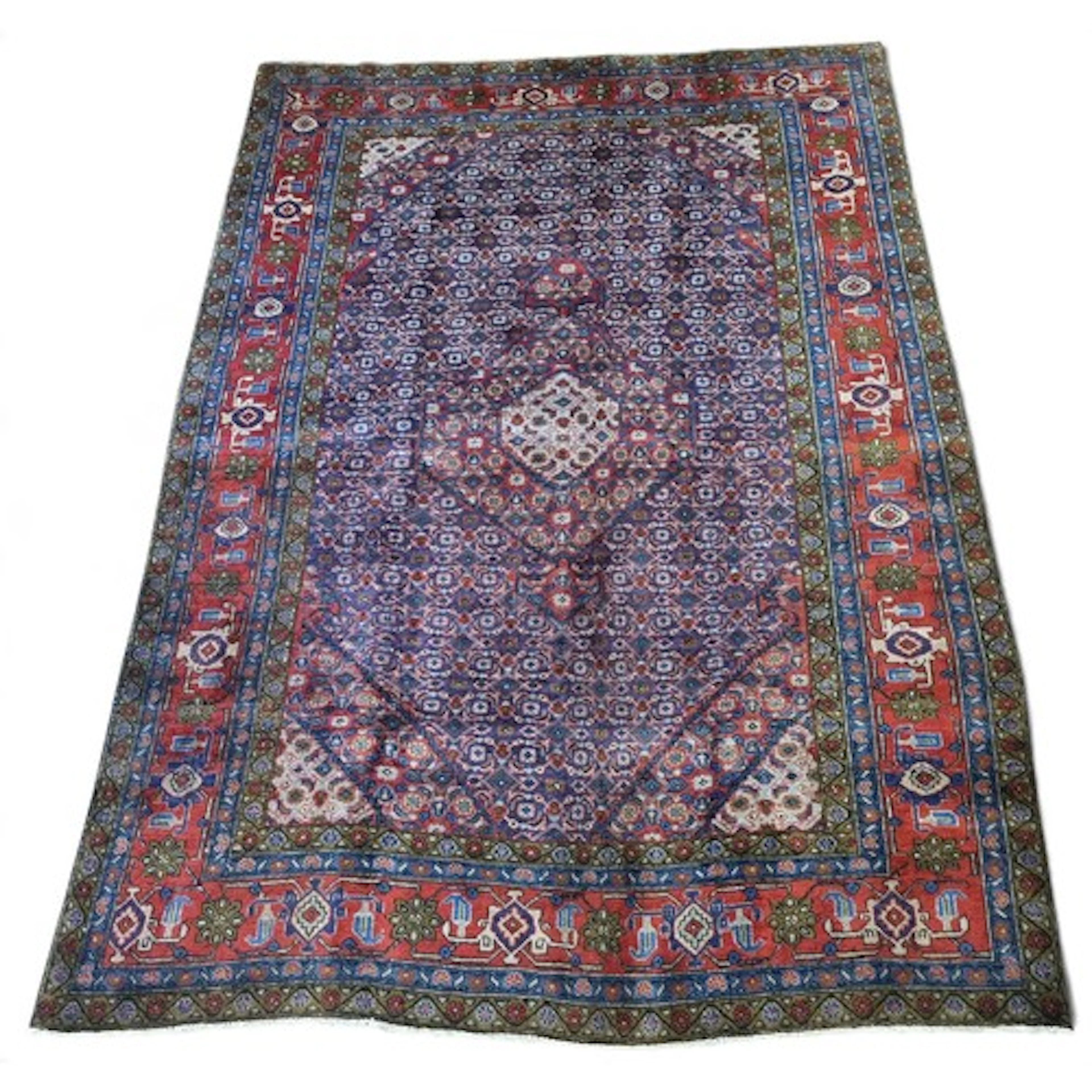 Carpet. 196 x 277 cm approx.
