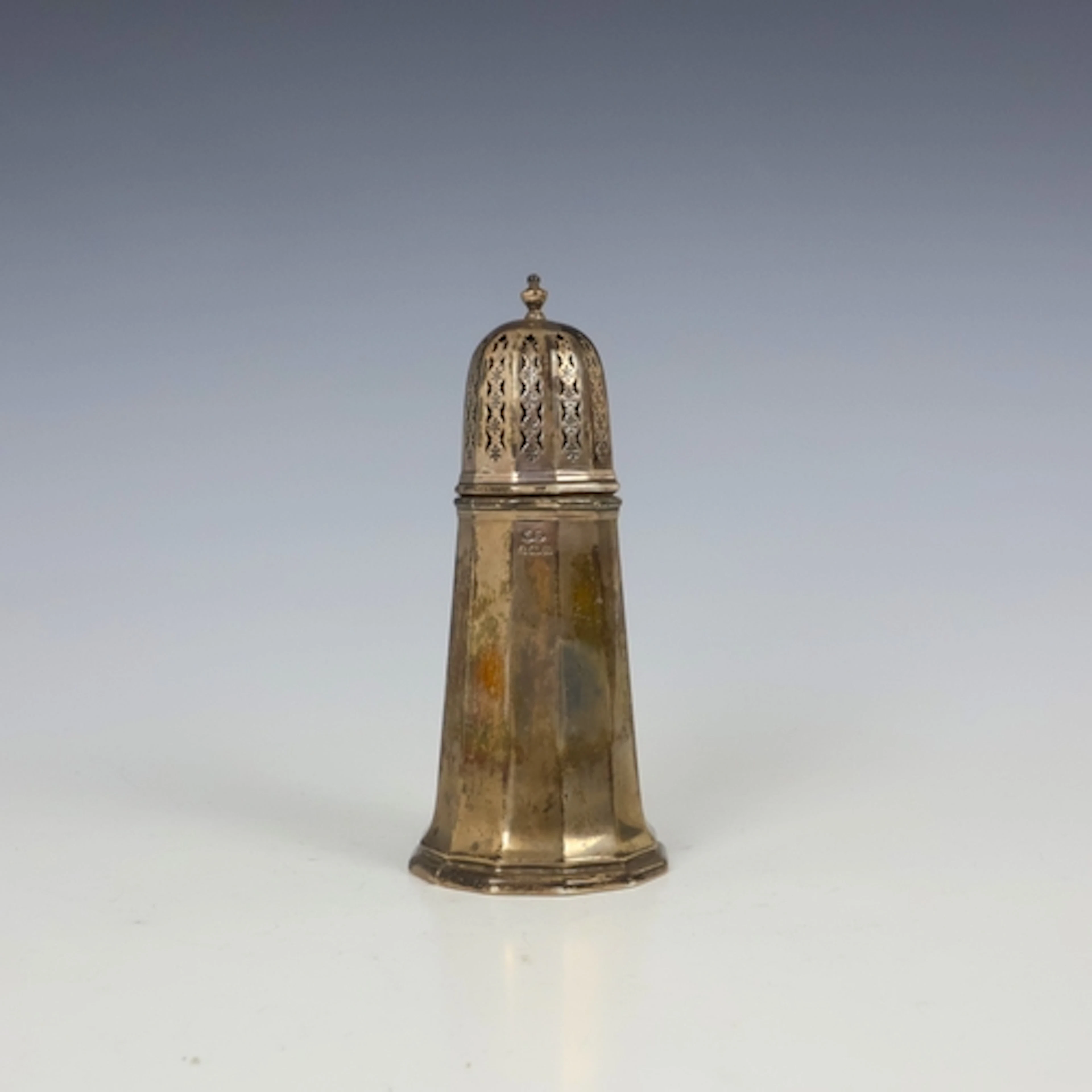 A George V silver sugar caster, William Suckling Ltd, Birmin...