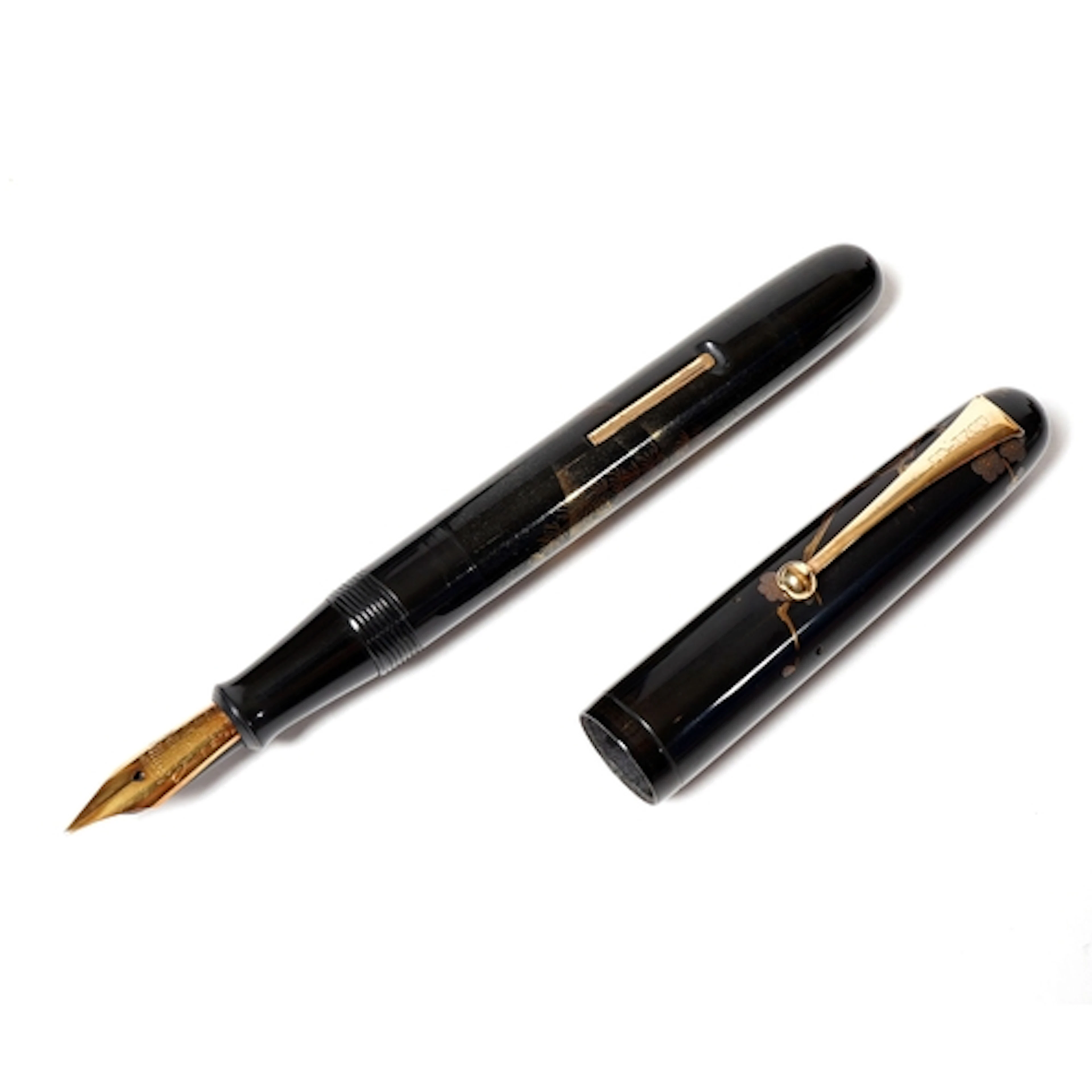 Dunhill Namiki fountain pen, 1930's with No.6 medium nib...