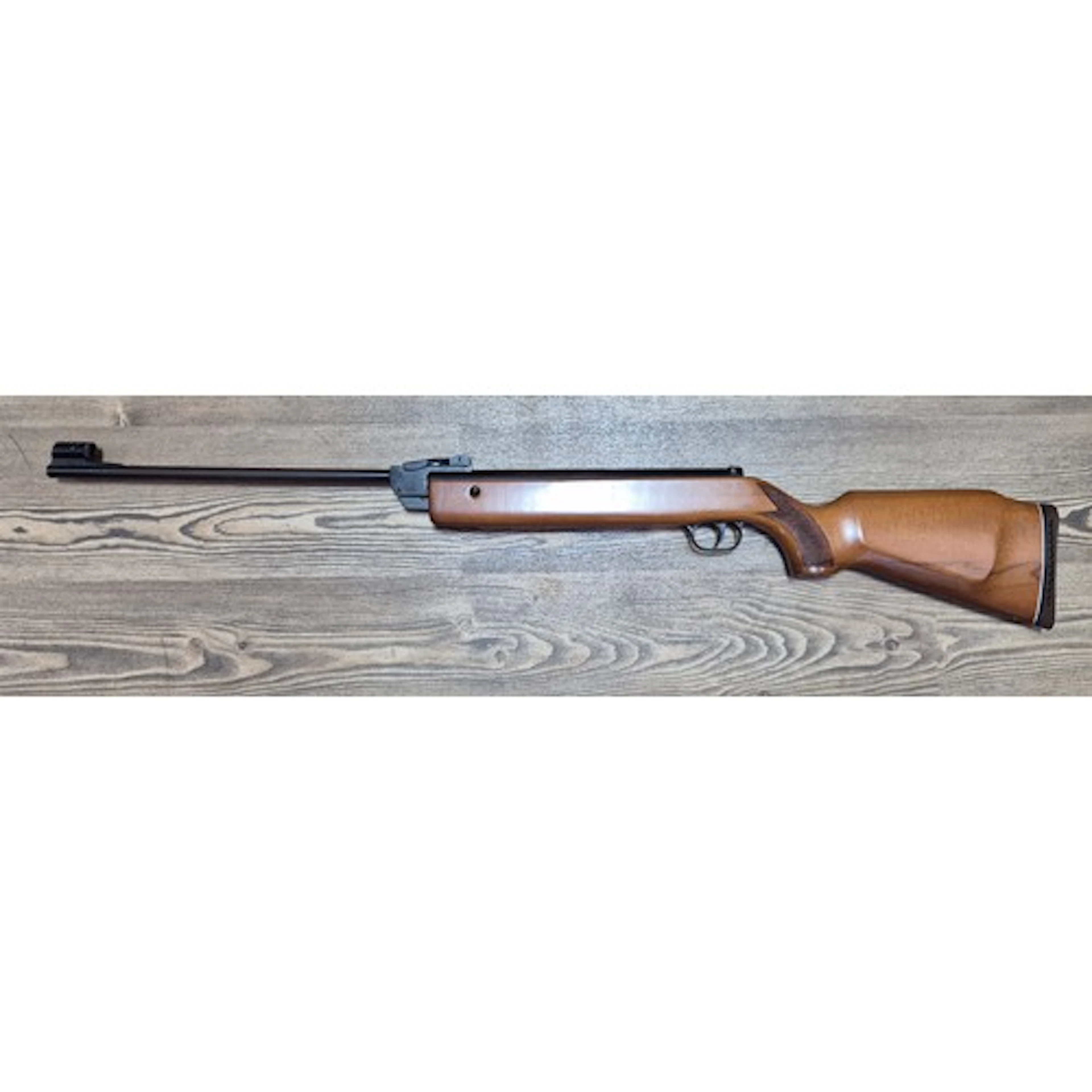 A Diana G80 break barrel .22 calibre air rifle, 107cm long. ...