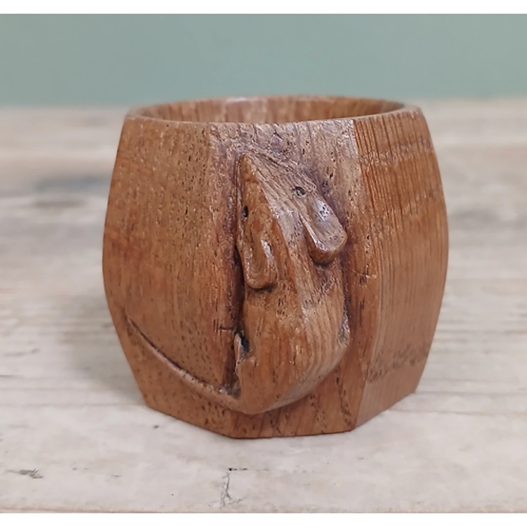 Robert "Mouseman" Thompson of Kilburn English oak serviette ...