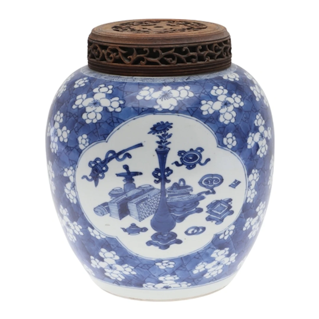 LARGE CHINESE BLUE & WHITE GINGER JAR. Possibly Kangxi perio...