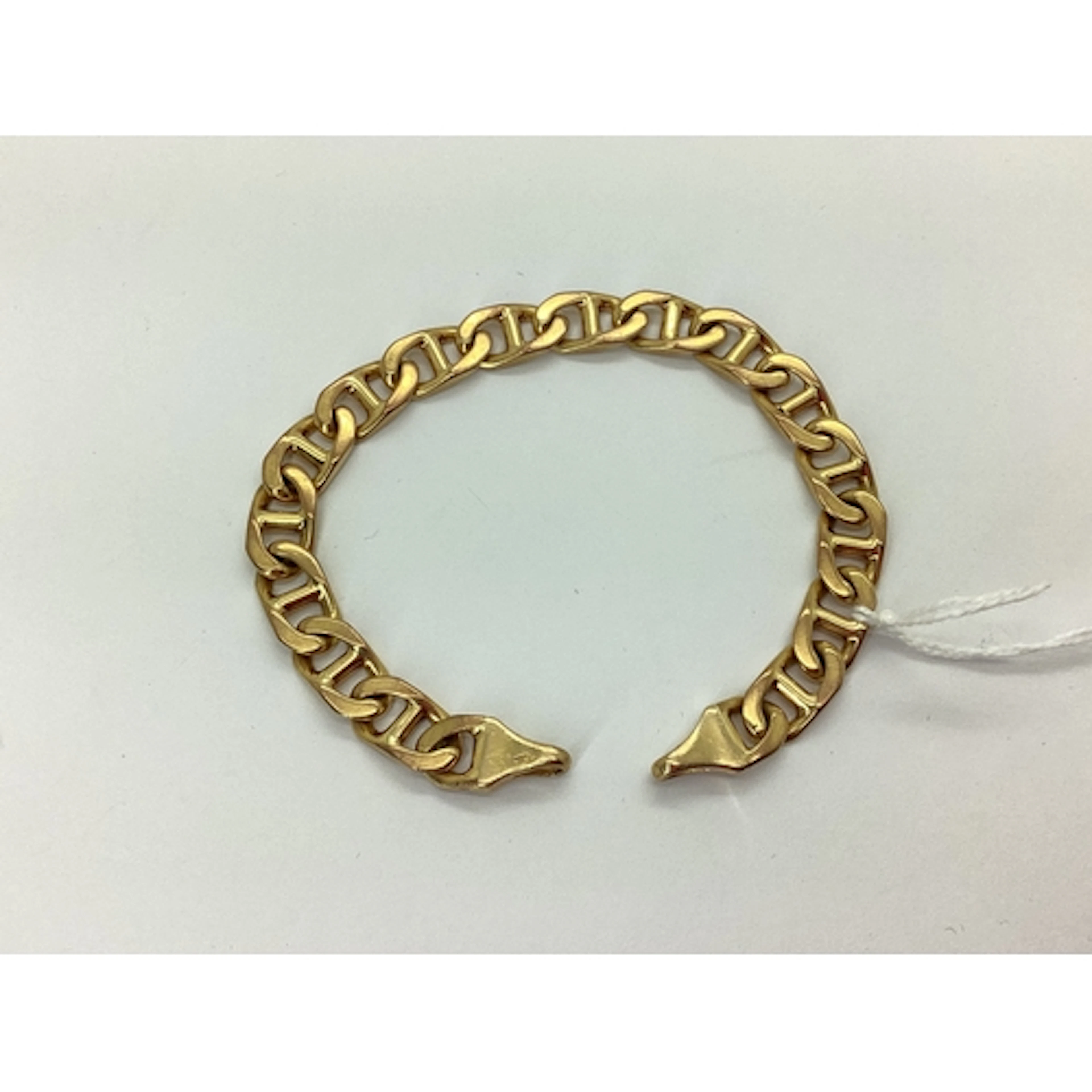 A 9ct Gold Bracelet, (lacking clasp), 18.5cm long. Total wei...