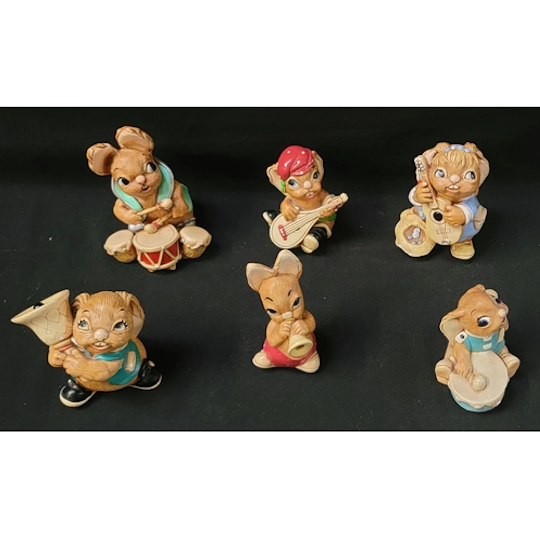 SELECTION OF PENDELFIN FIGURES comprising Clanger, Busker, ...