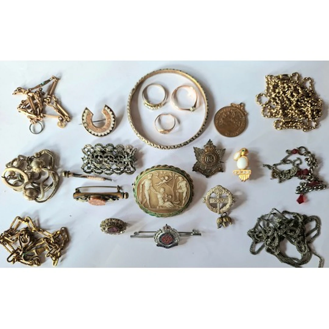 Vintage costume jewellery to include a silver bangle 24.9g, ...