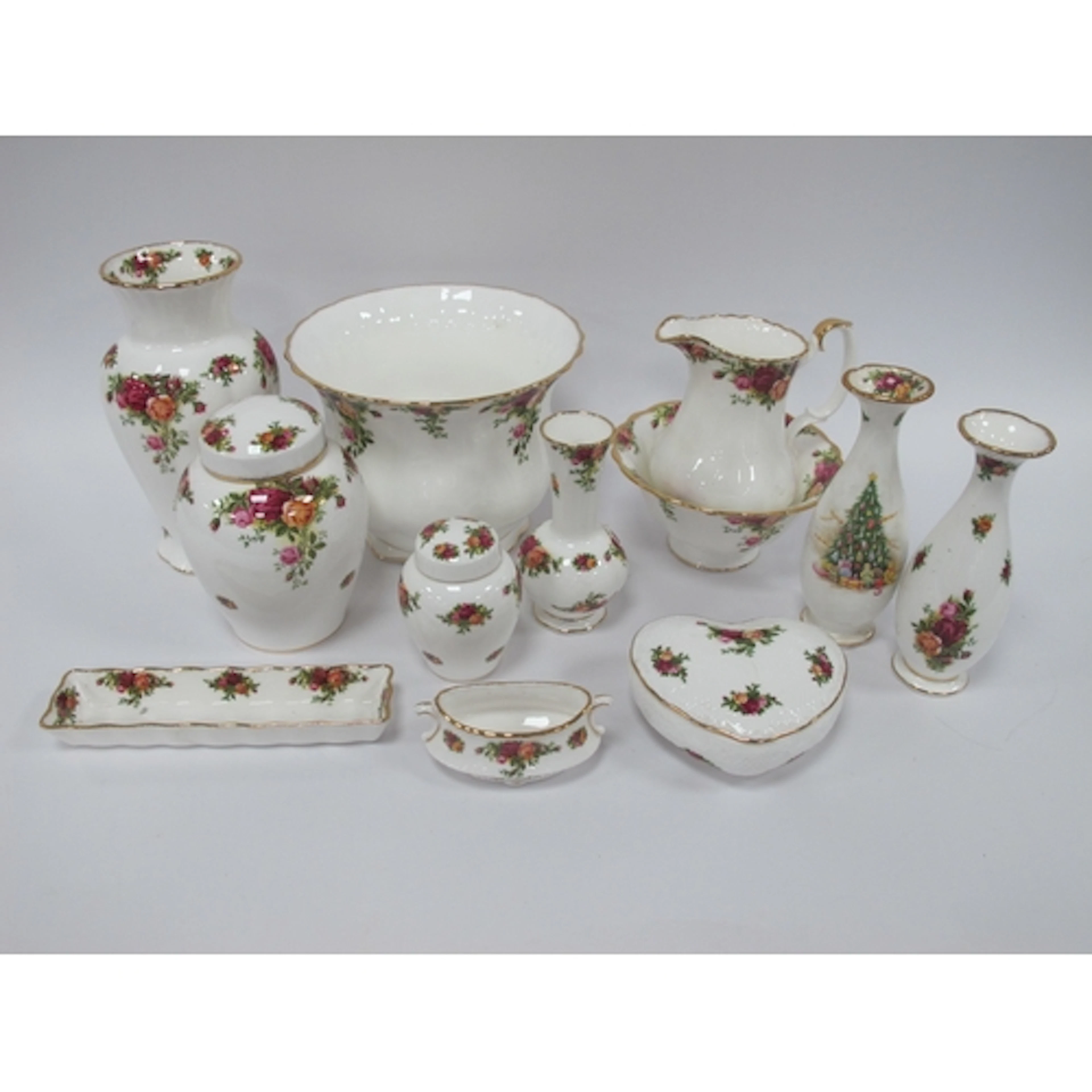 Royal Albert 'Old Country Roses' Ginger Jars, Vases, Jardine...