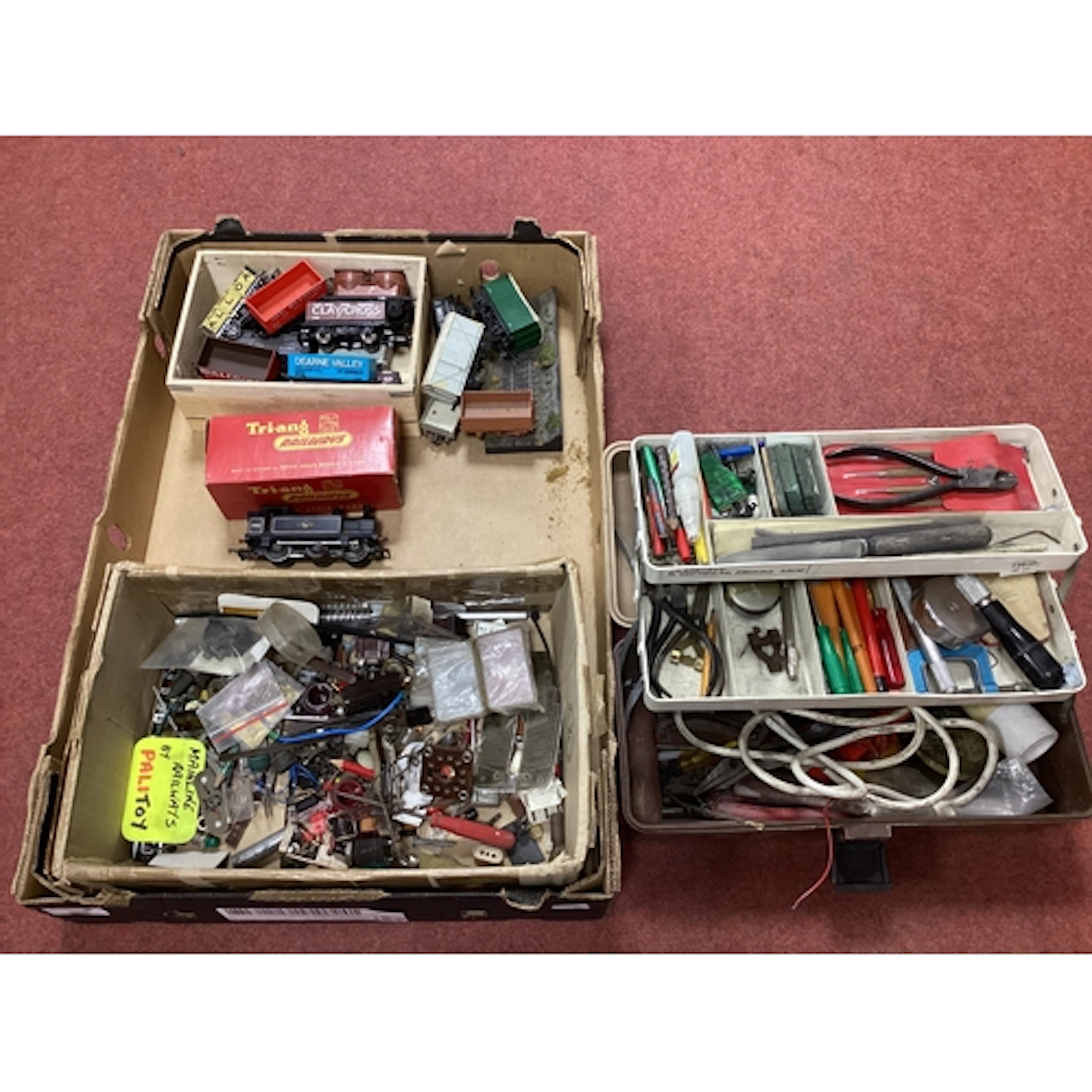 A Collection of "OO" Gauge Model Railway Items, to include T...