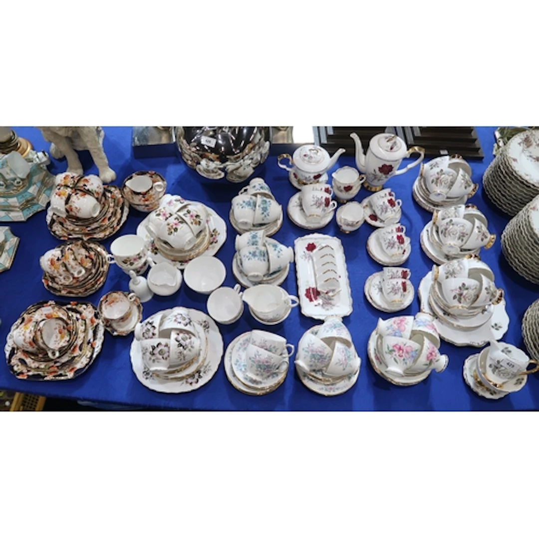 A collection of tea and coffee wares including Gladstone, Ro...