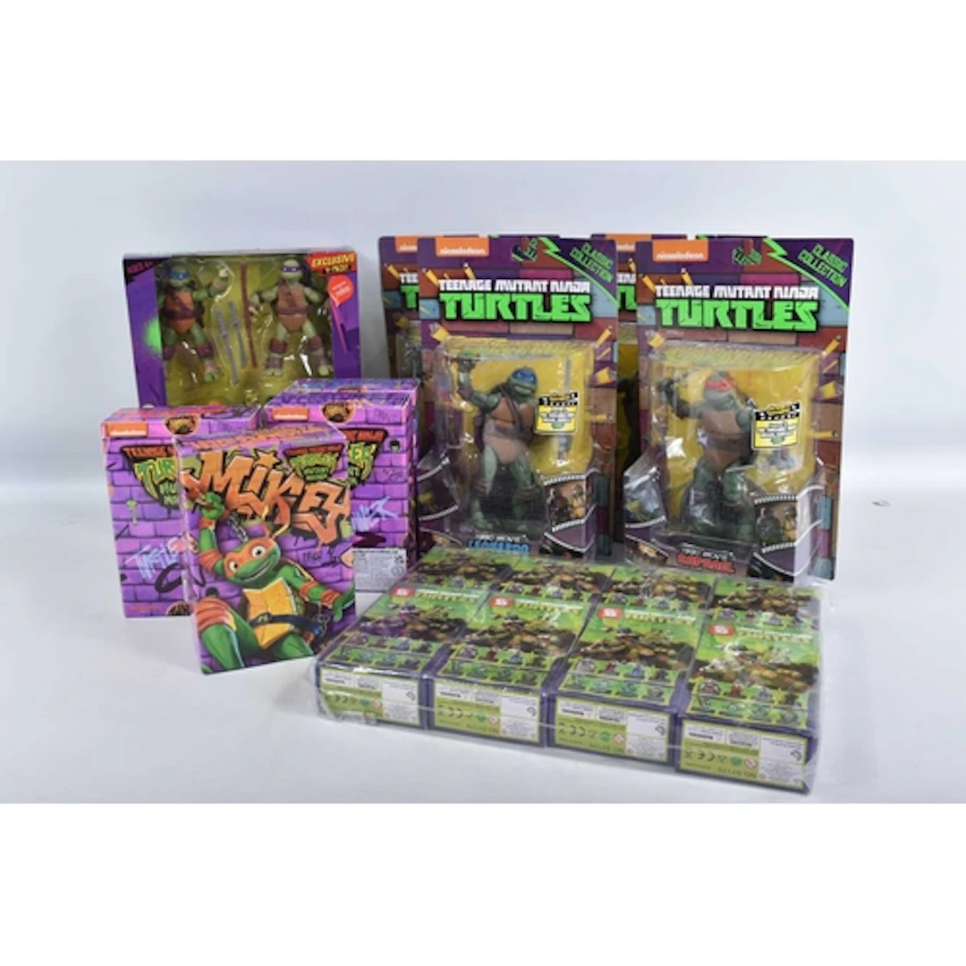 COLLECTION OF BOXED NICKELODEON TEENAGE MUTANT NINJA TURTLES...