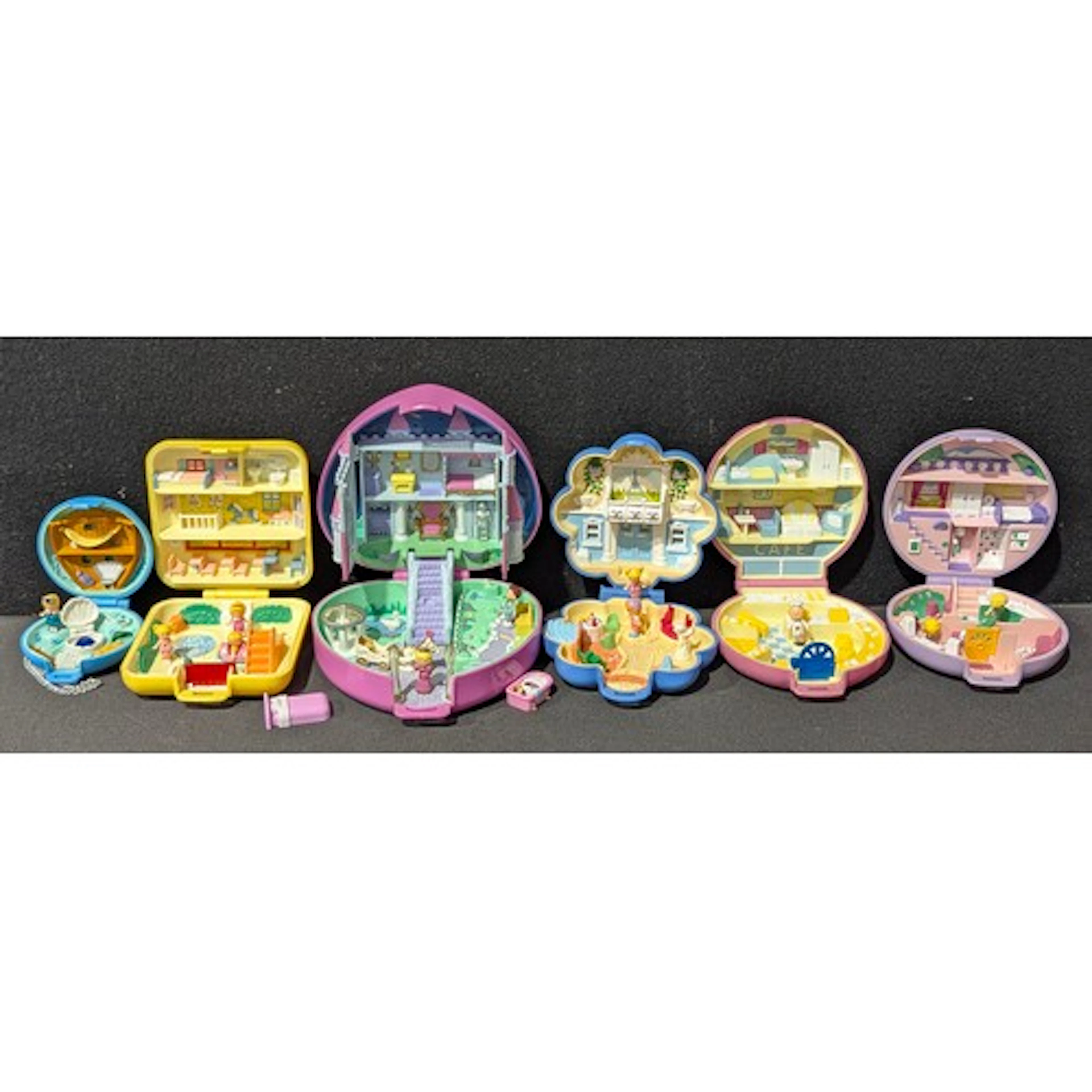 Polly Pocket - A quantity of Bluebird Polly Pocket miniature...