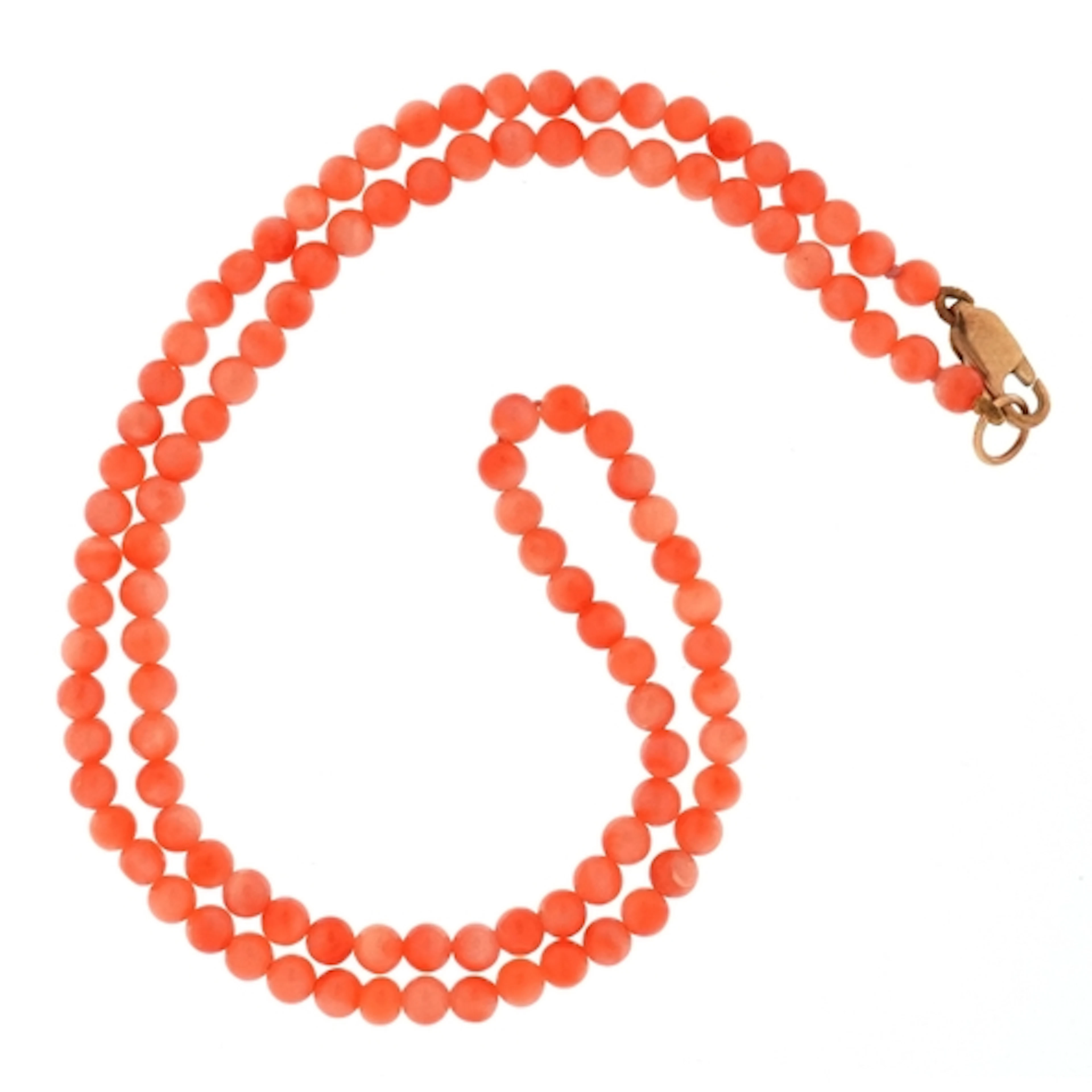Coral bead necklace with 9ct gold clasp, 42cm in length, 8.9...