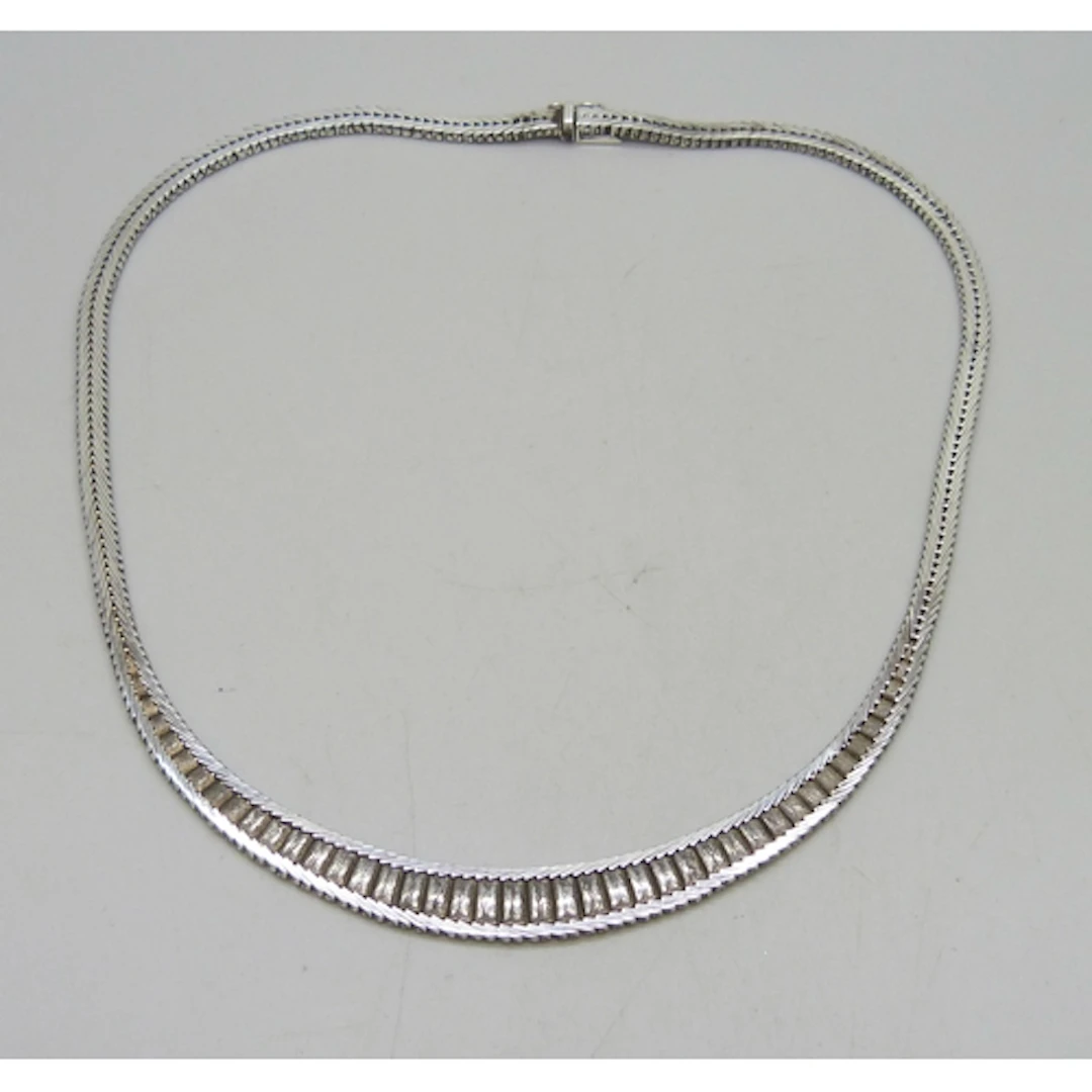 A silver collar necklace, 33g, 43.5cm