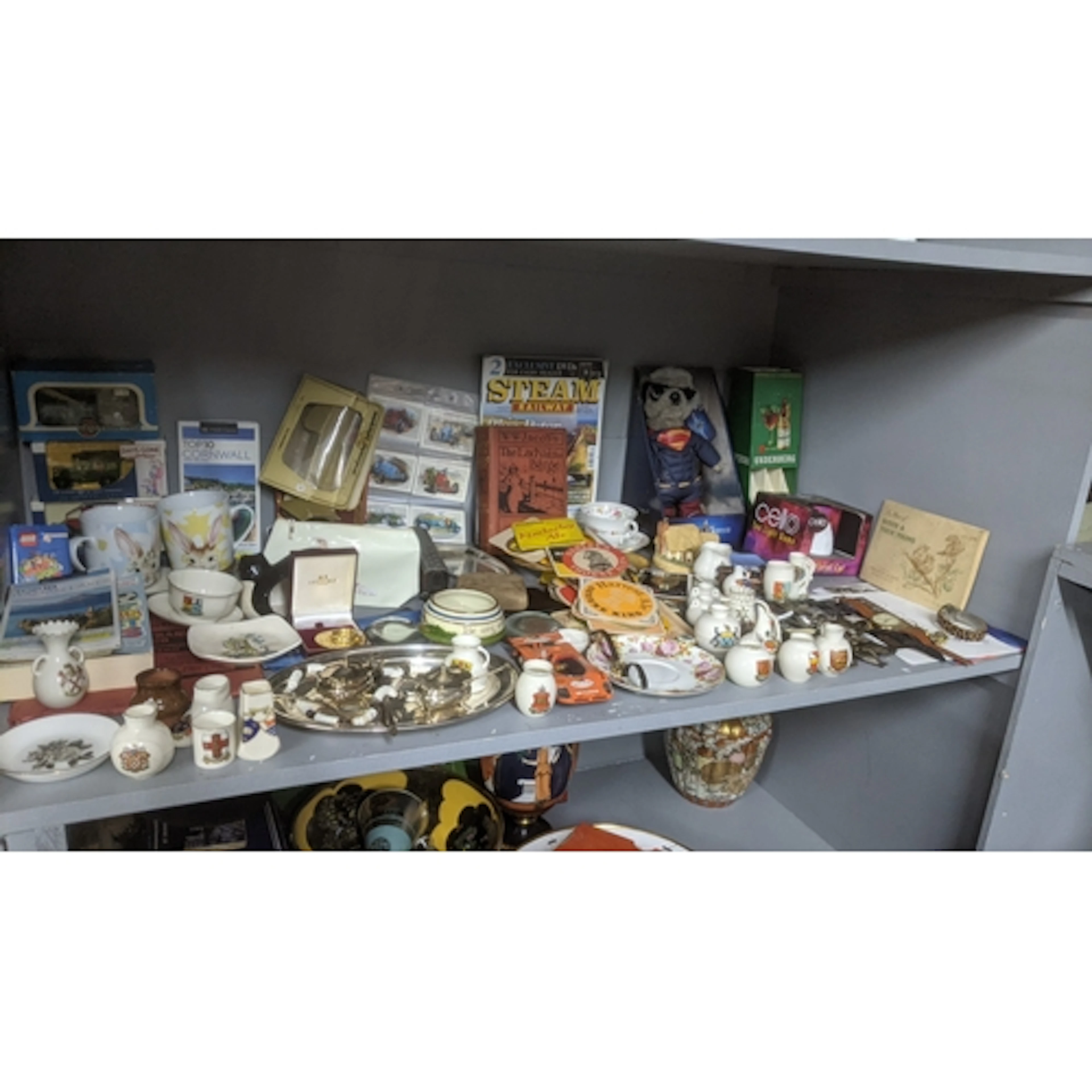 Collectables to include an Arthur Price Queens Golden Jubile...