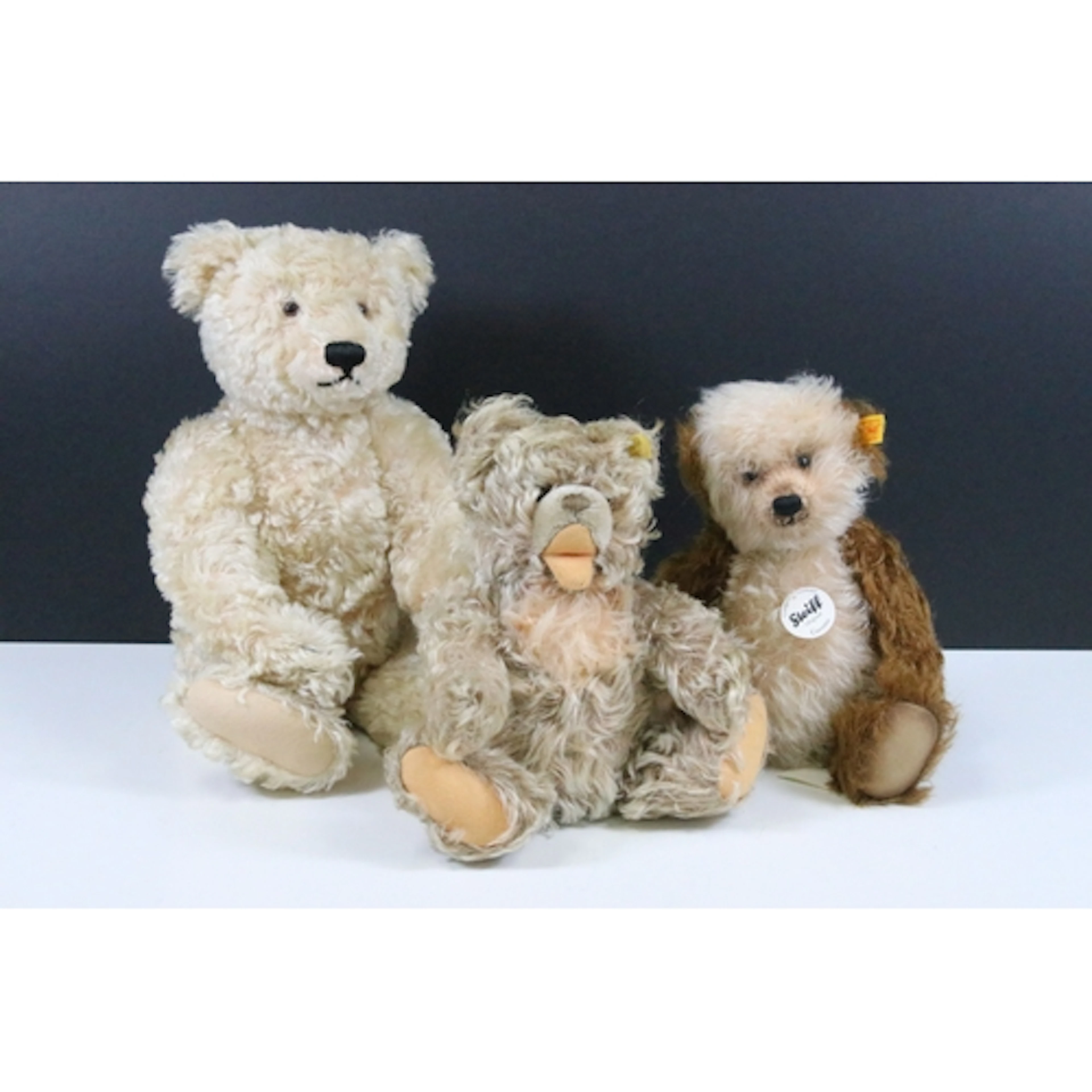 Steiff - Three Steiff teddy bears to include 682728 Grand Ol...