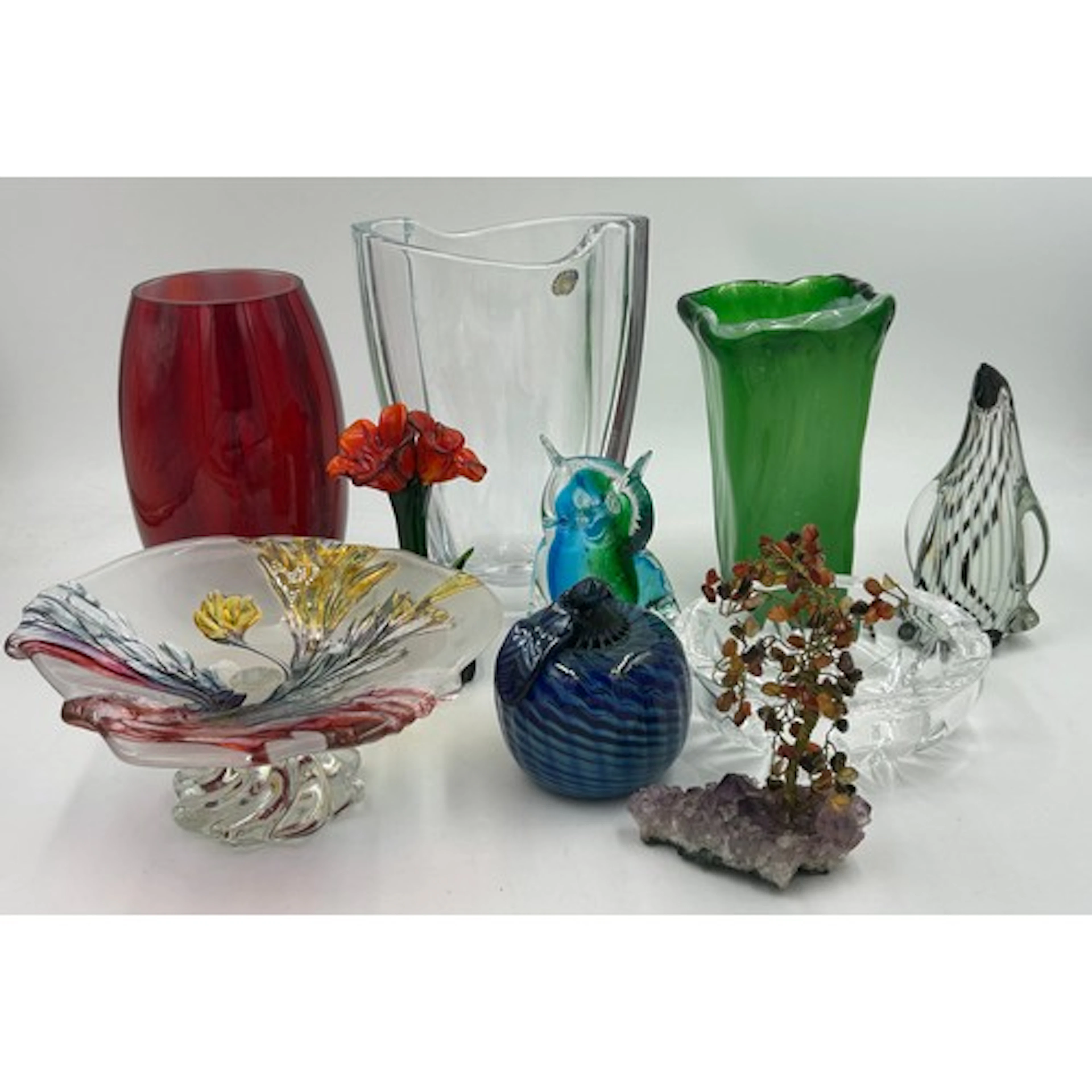 A collection of Studio Art Glass to include Reni red vase 21...