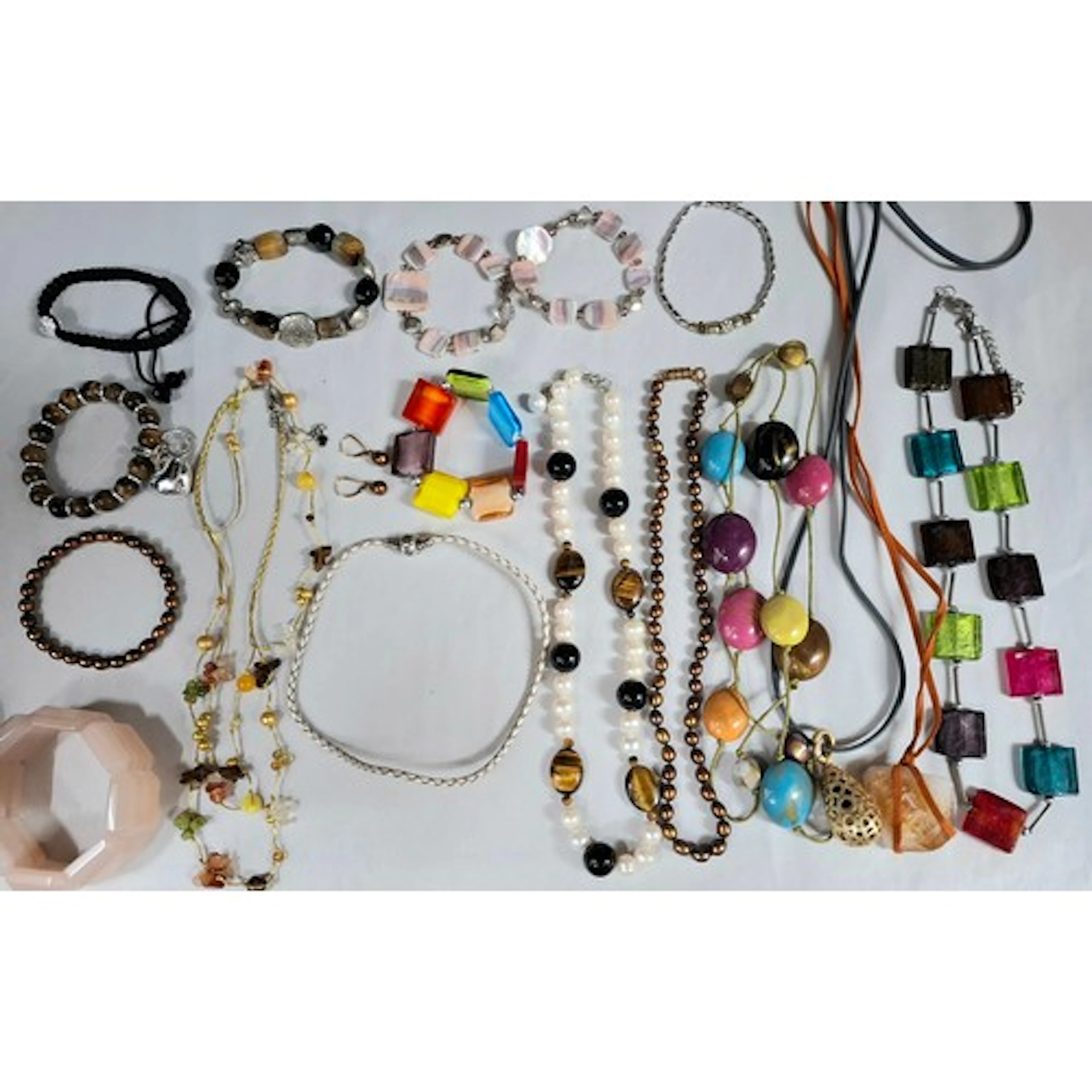 Modern jewellery to include a pair of Honora 14ct gold with ...