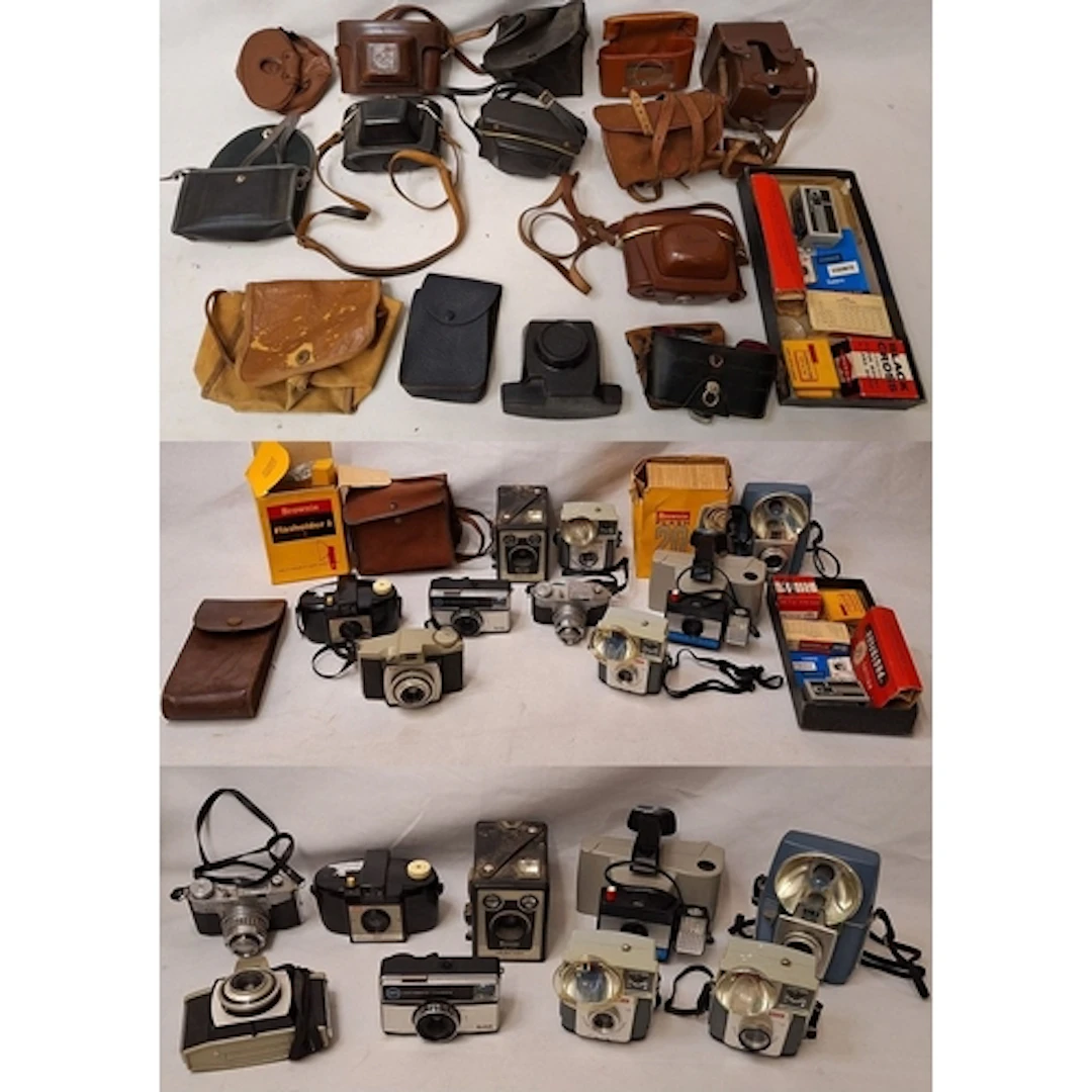 Vintage Cameras incl. Kodak, instamatic, Comet, Kodak Starmi...