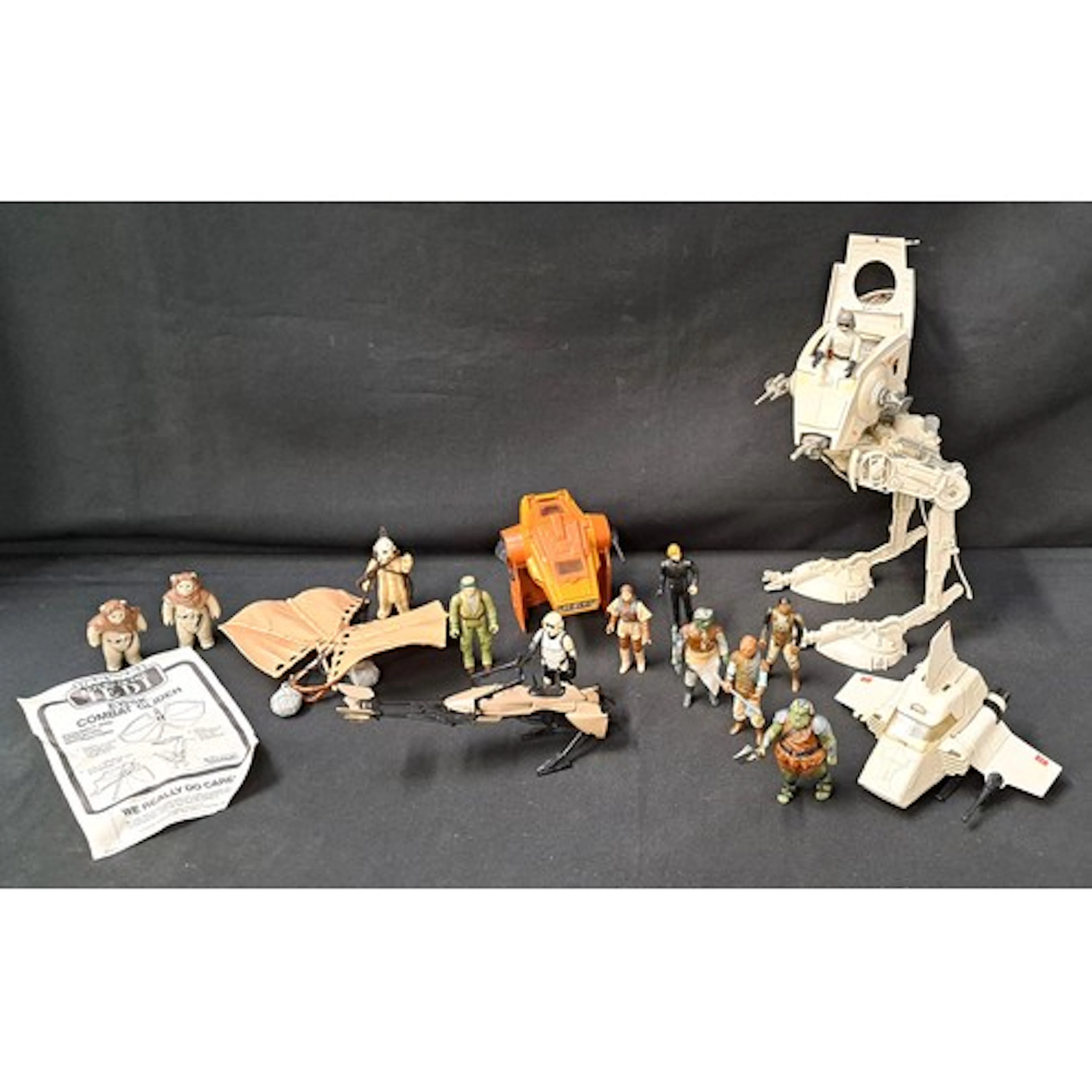 SELECTION OF 1980'S STAR WARS KENNER ACTION FIGURES, VECHILE...
