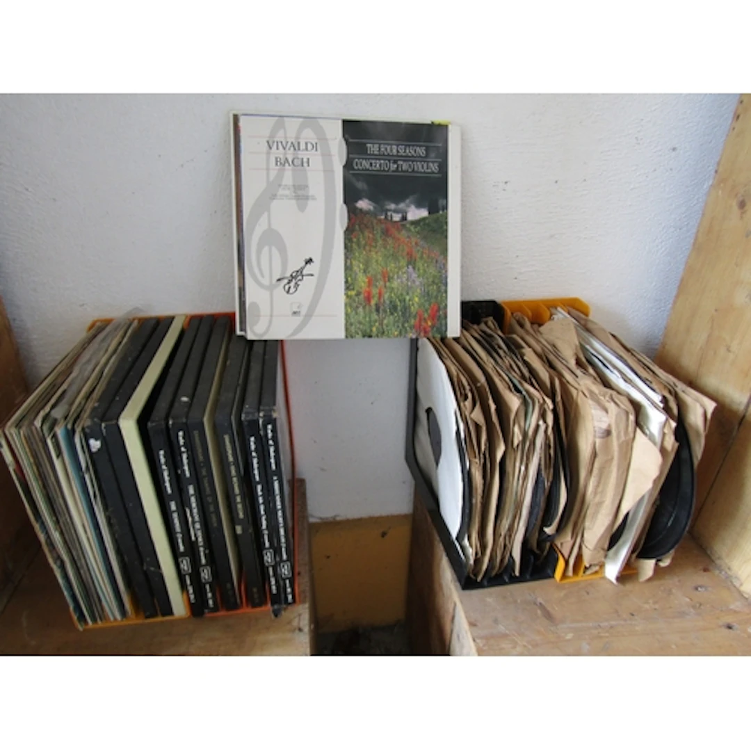 Quantity of Various Albums and LPs Classical Music, etc. Qua...