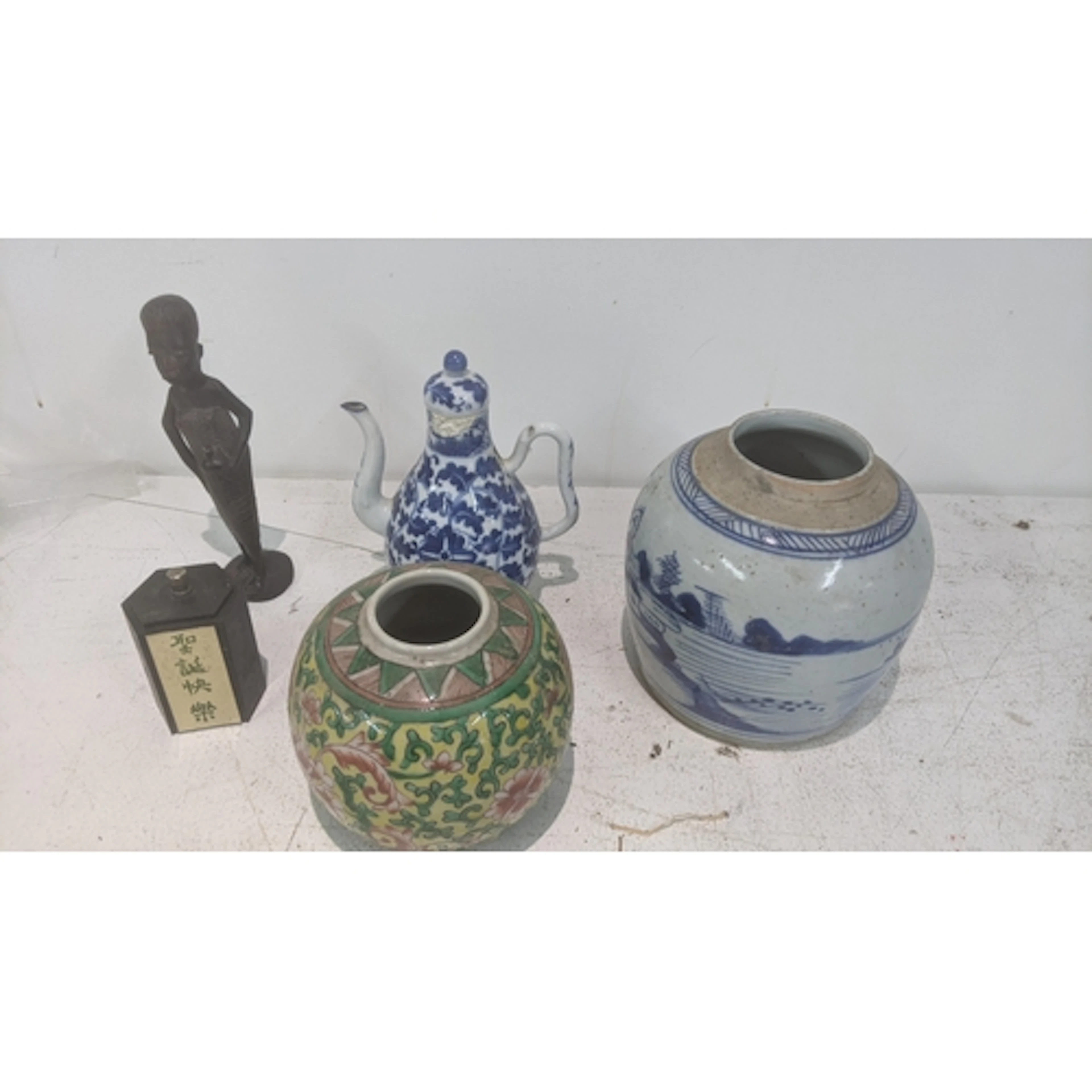 Collectable homeware to include a late 19th century Chinese ...