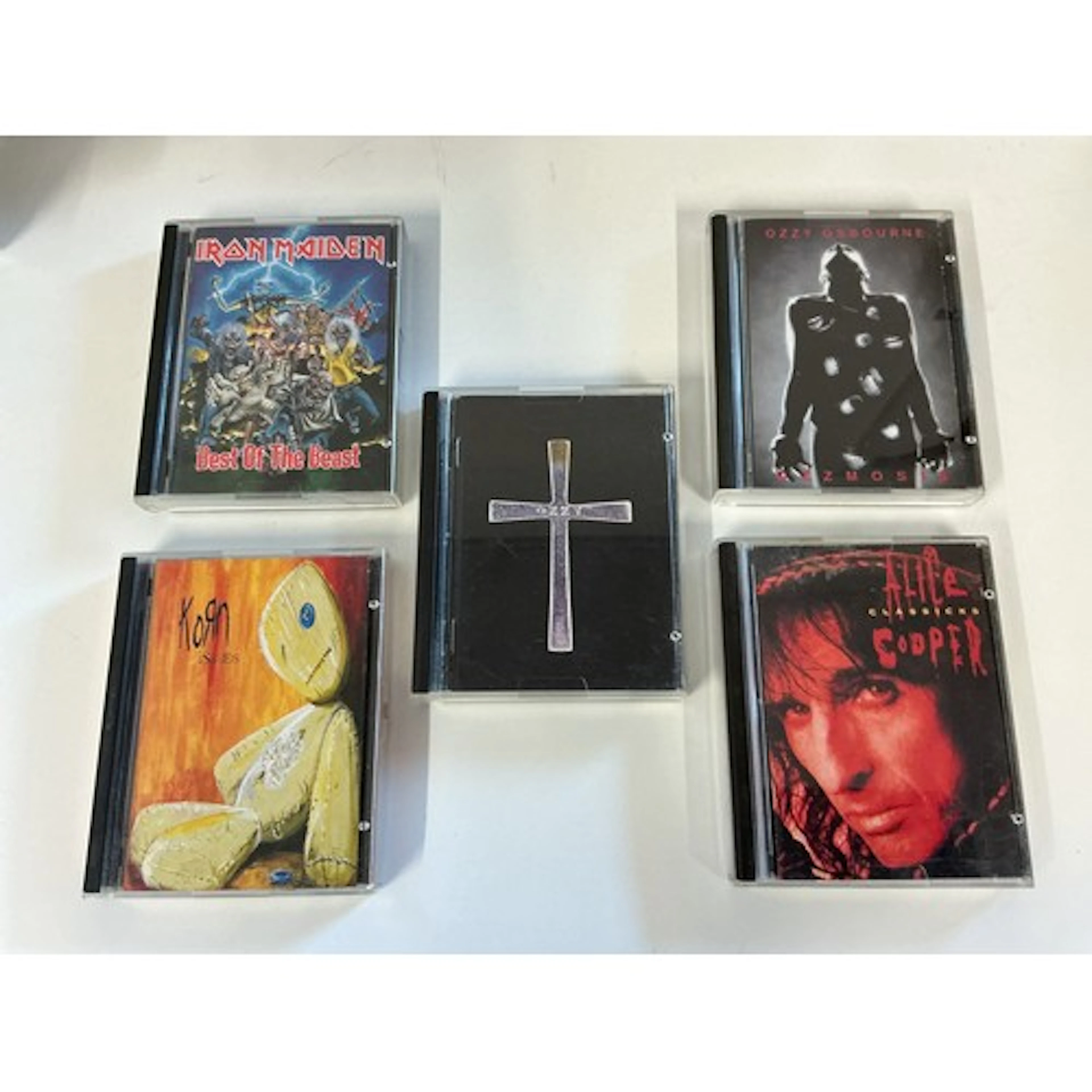 Five heavy rock minidiscs by various artists comprising Iron...