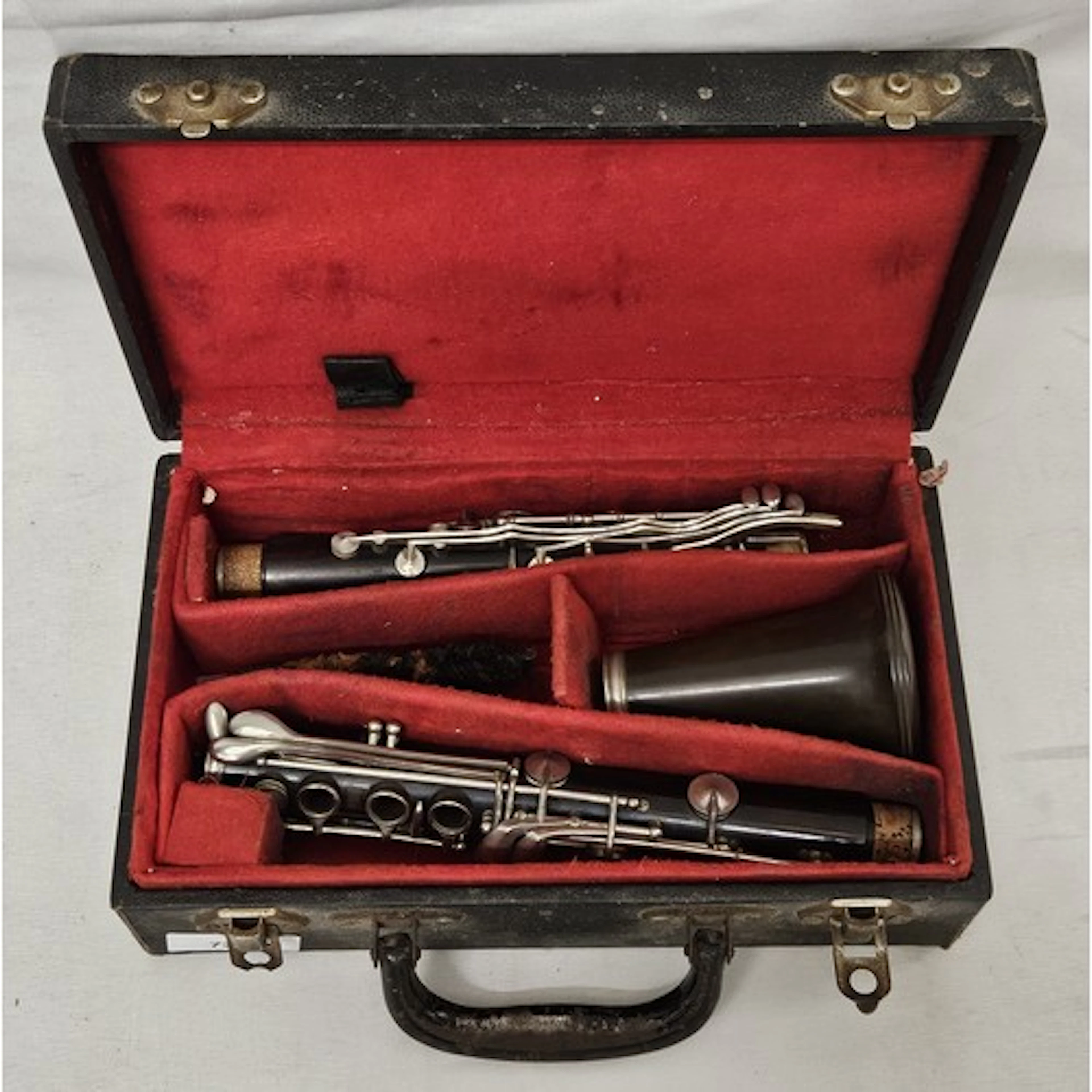 Clarinet in small hard case (no mouthpiece)