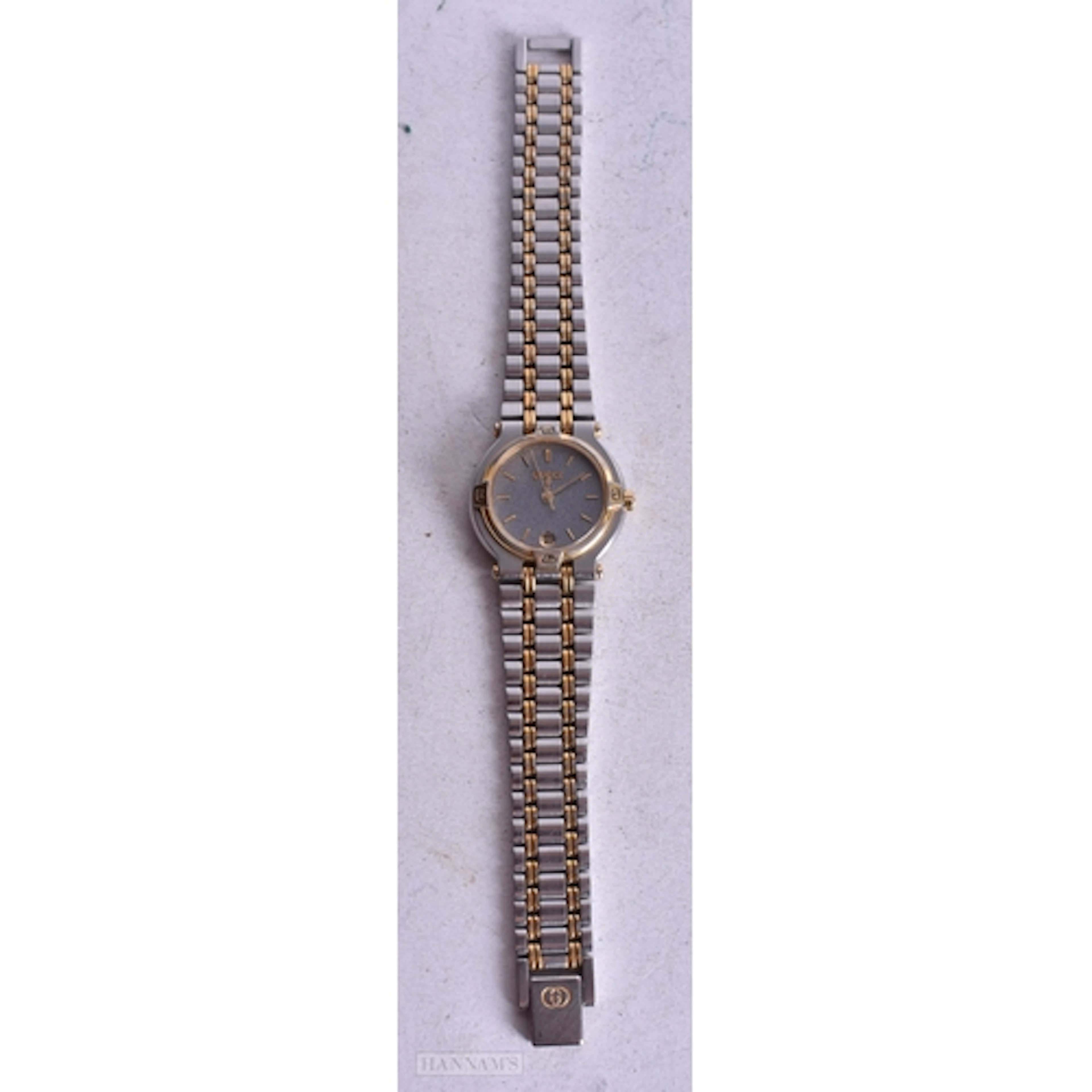 A Two Tone Gucci 9000L Watch. Working. 2.6 cm incl crown