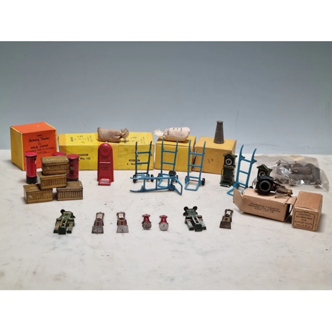 A collection of Hornby 0 gauge Accessories including 2x boxe...