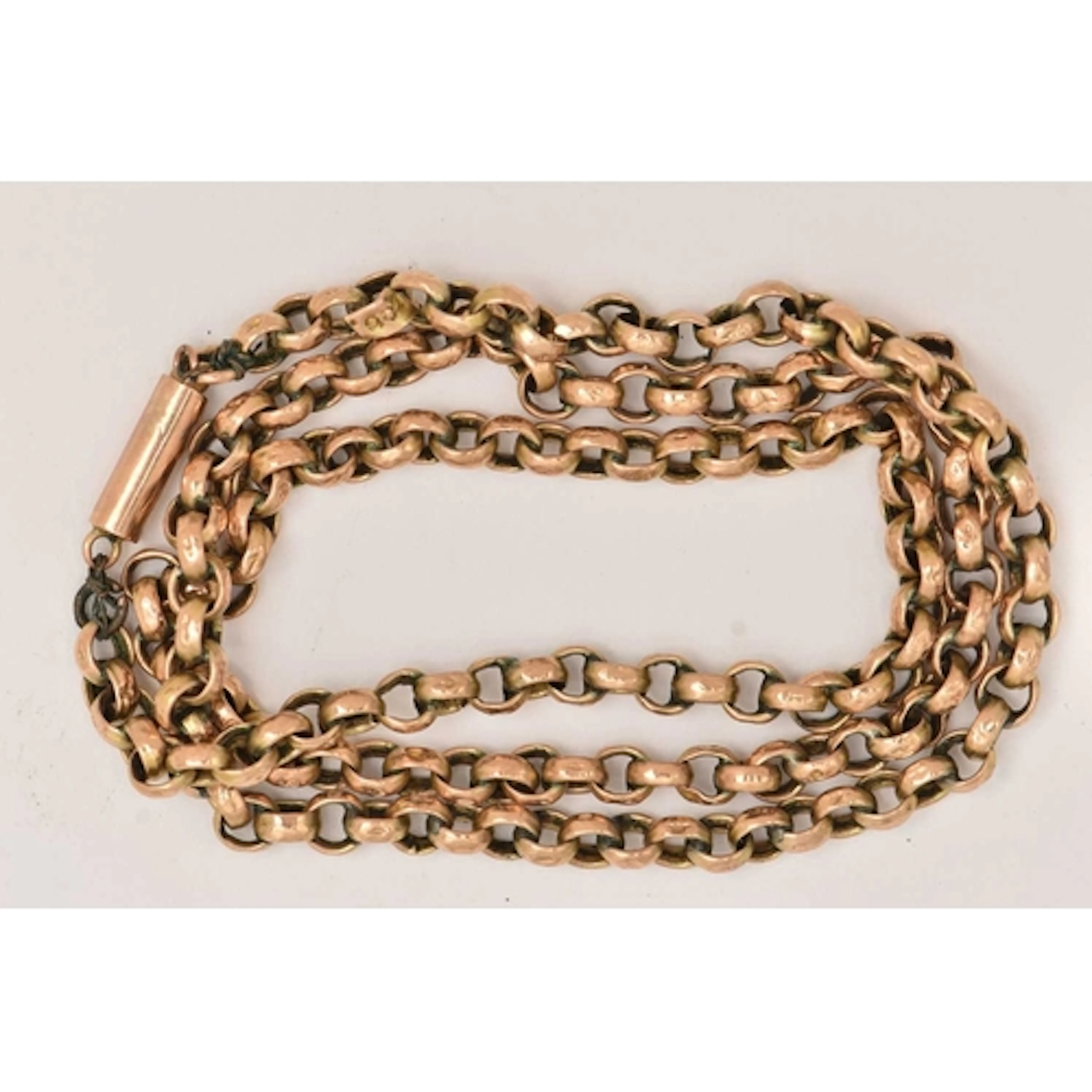 A YELLOW METAL BELCHER CHAIN NECKLACE, fitted with a small t...