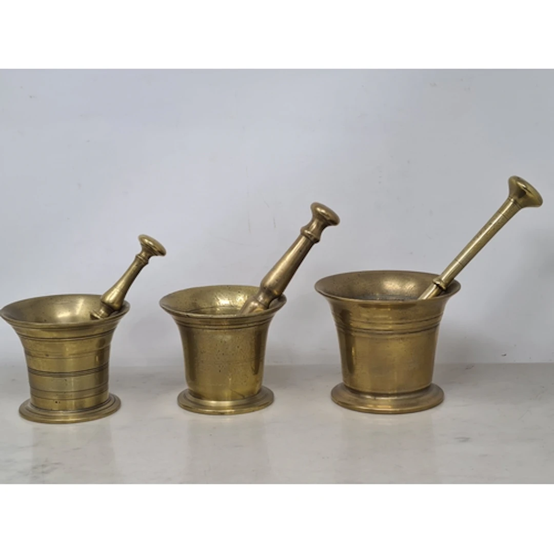Three antique brass Mortars and Pestles (R4)