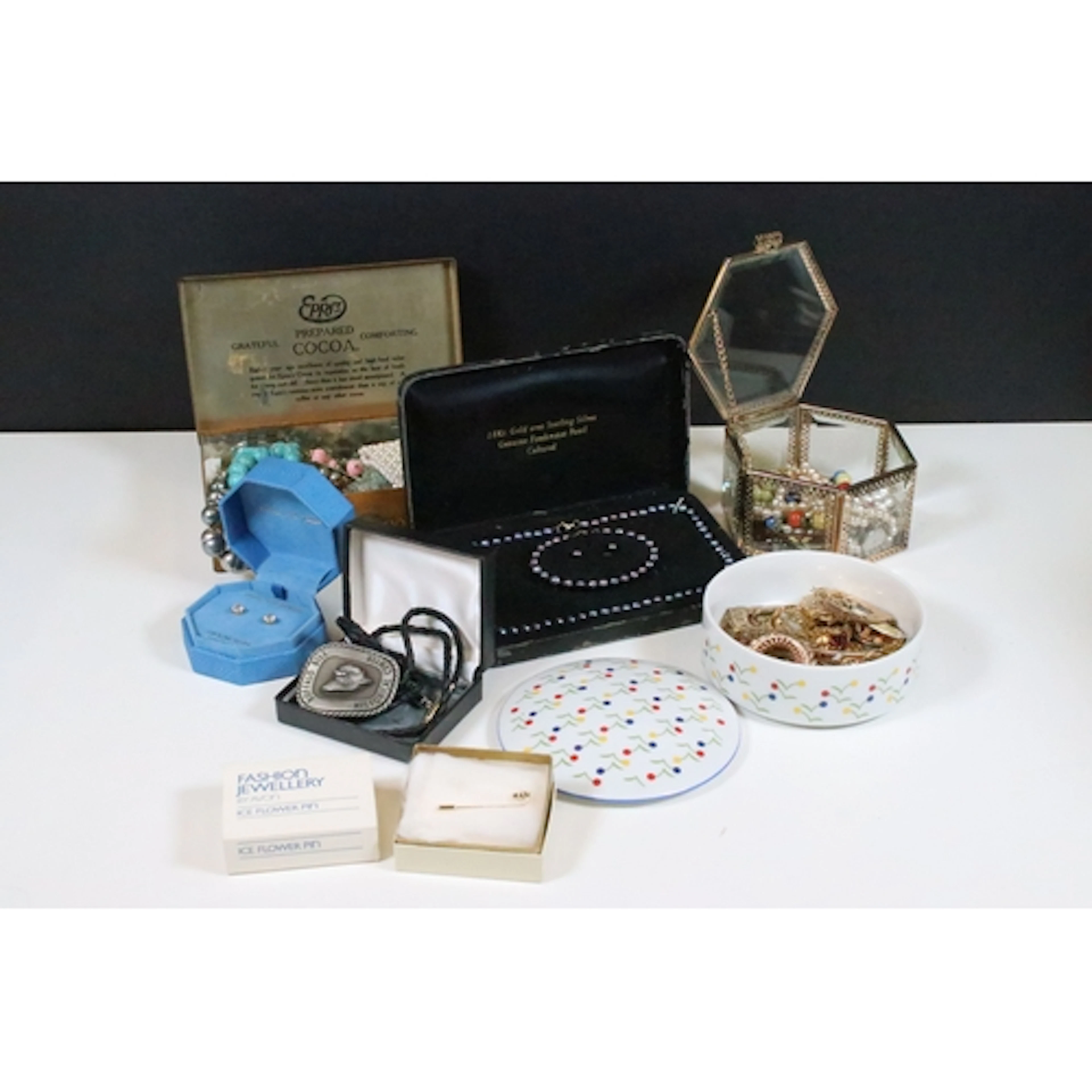 Costume jewellery collection comprising Michael Kors example...