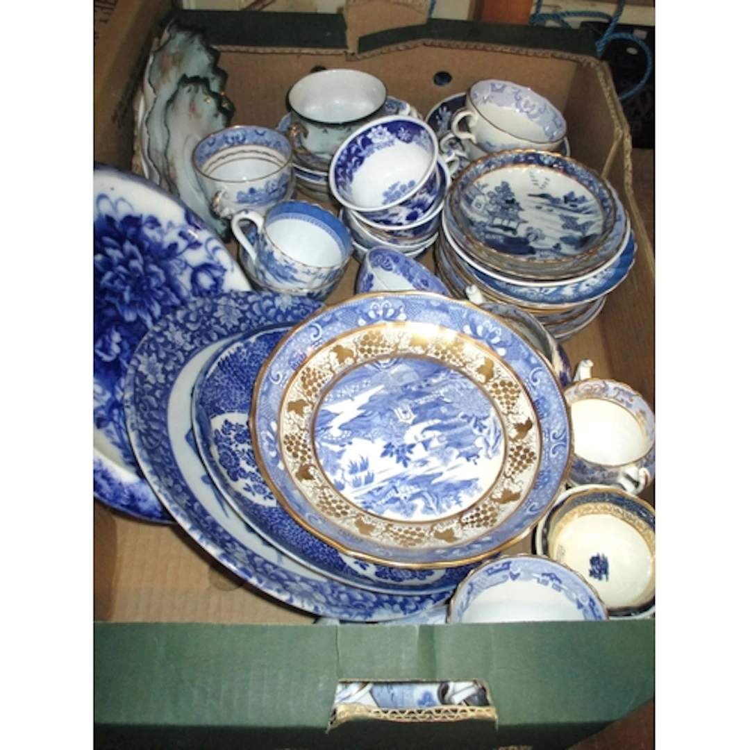Miscellaneous 18th / 19th Century English blue and white tea...
